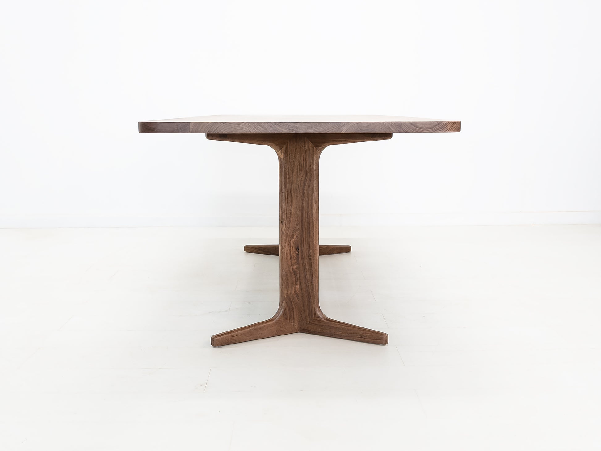 BRIA Dining Table