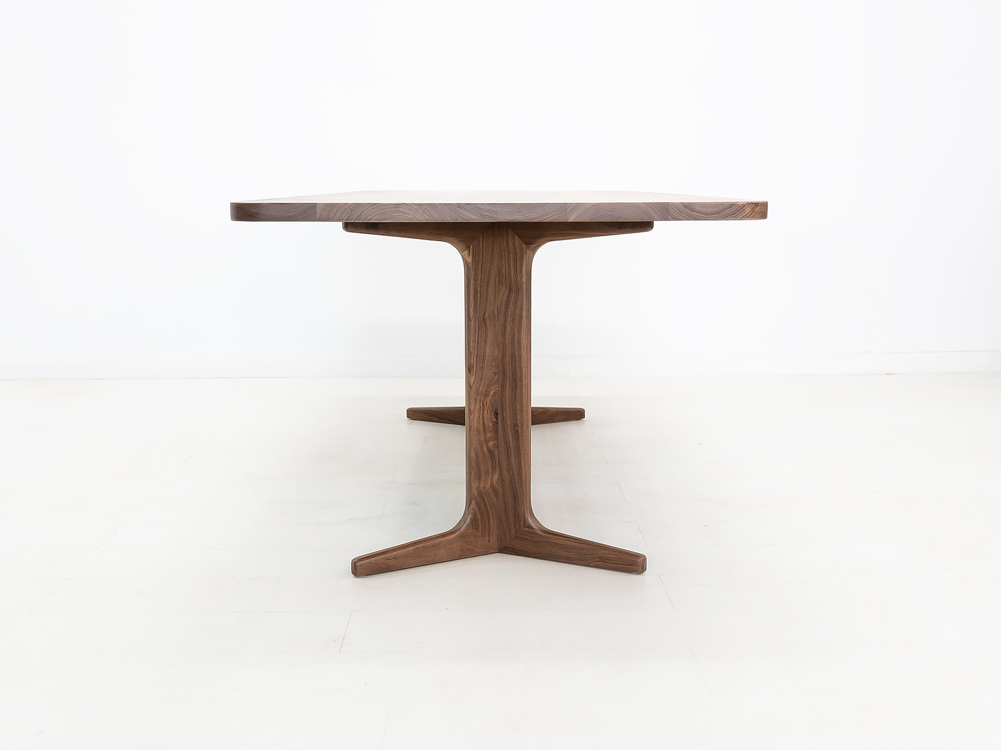 BRIA Dining Table