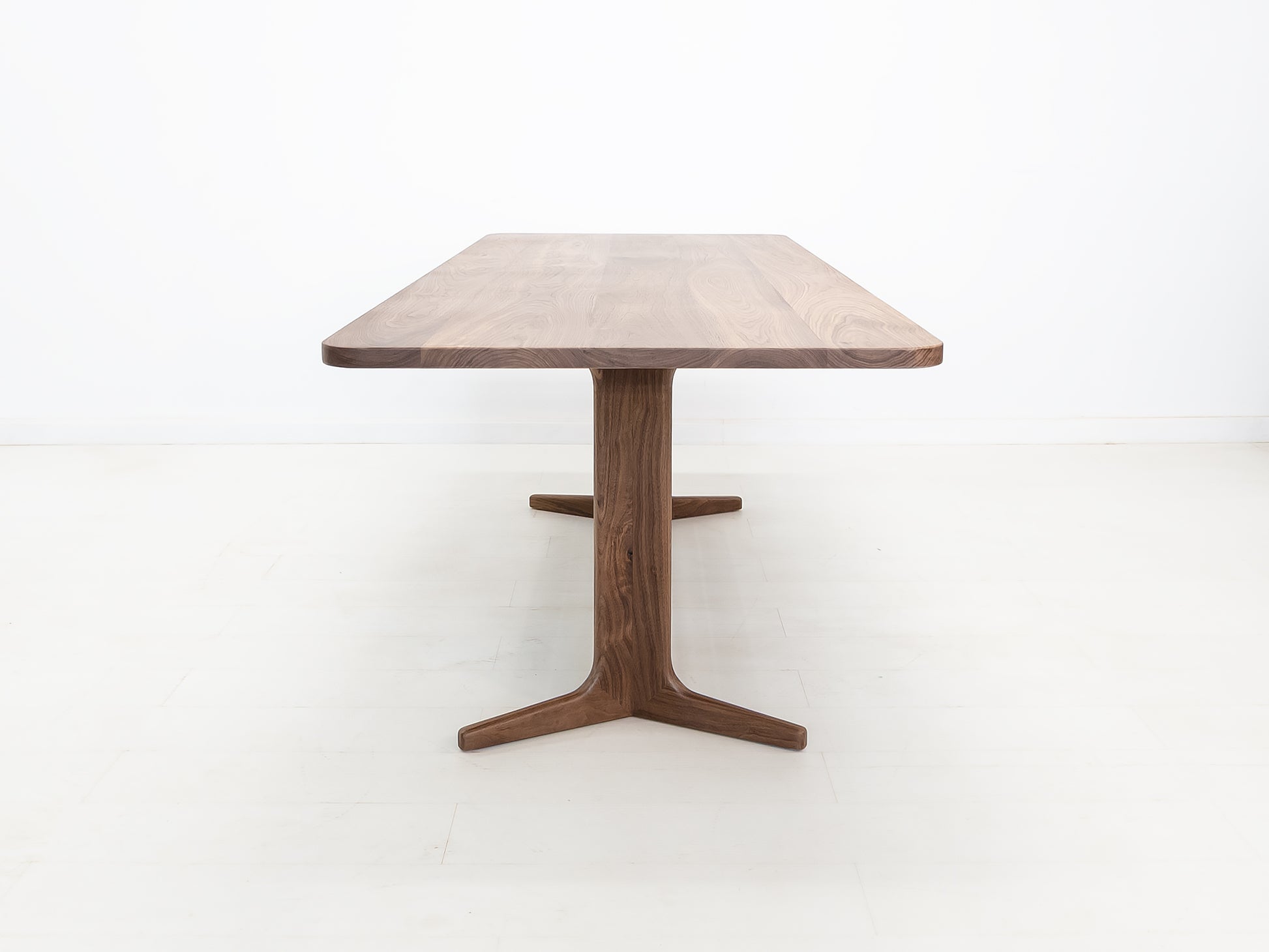 BRIA Dining Table