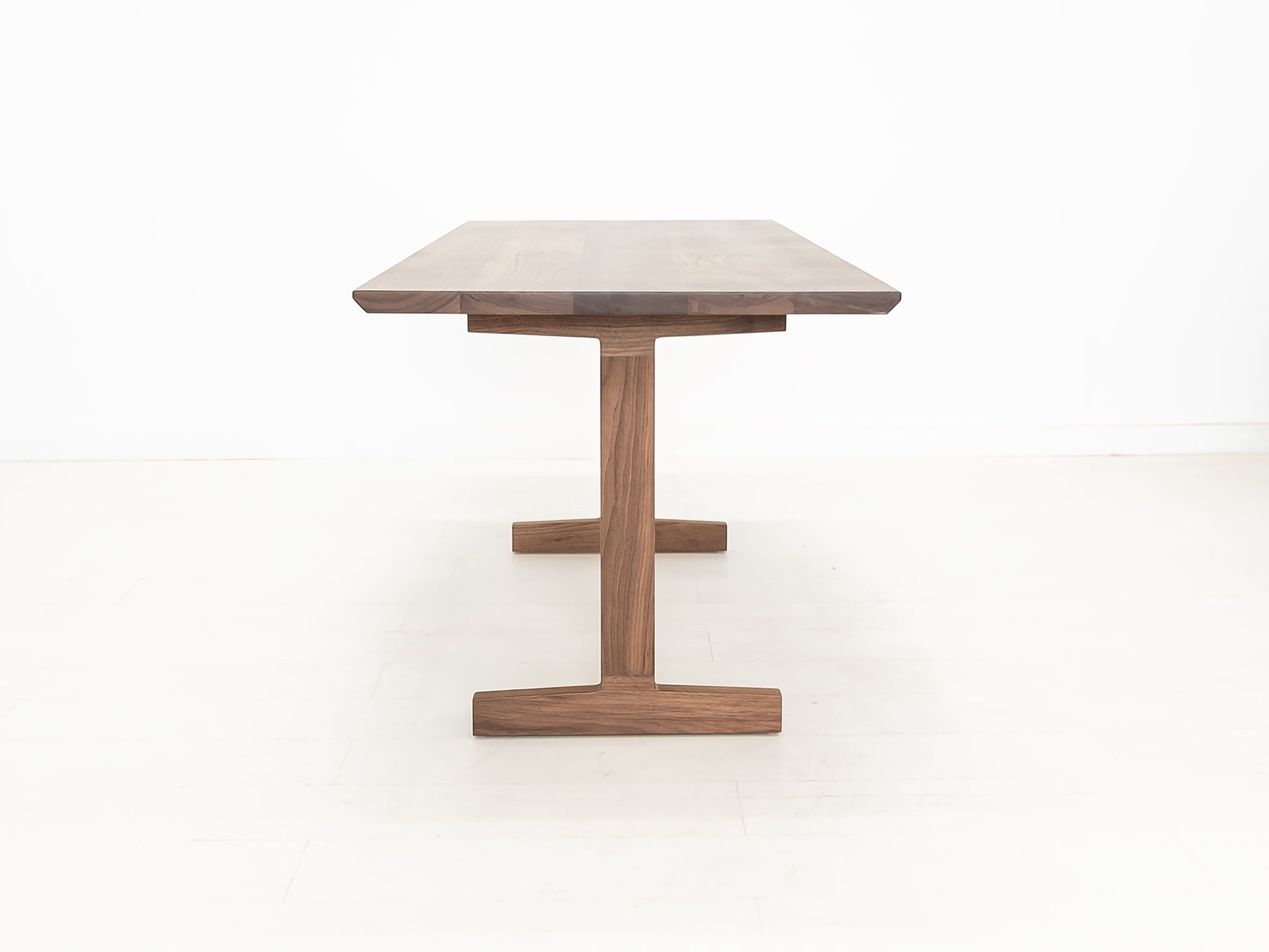 BRIT Dining Table