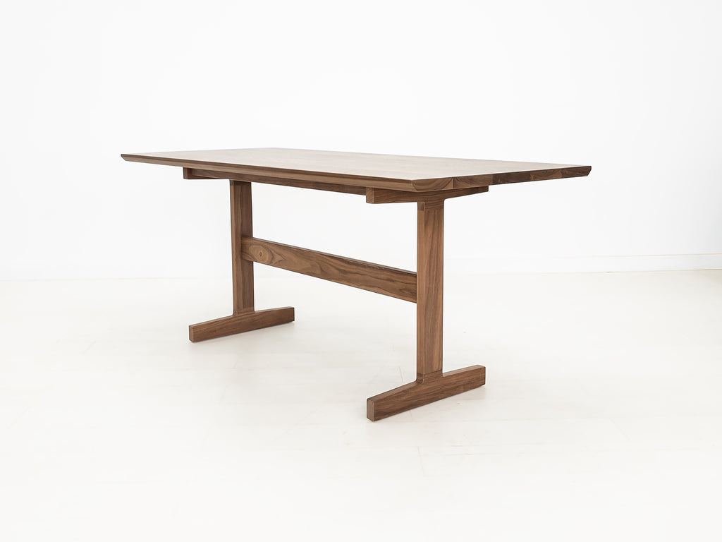 BRIT Dining Table