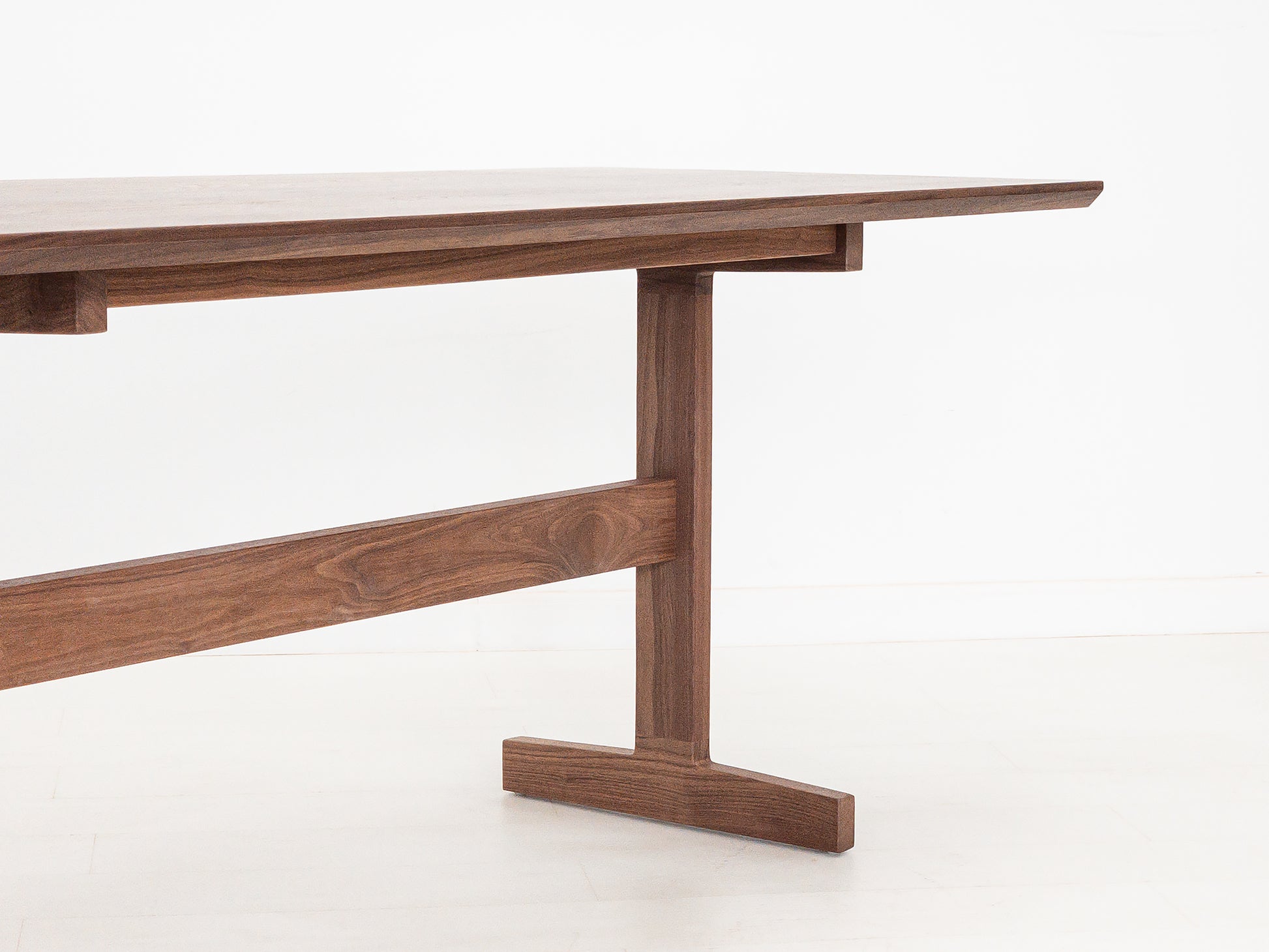 BRIT Dining Table