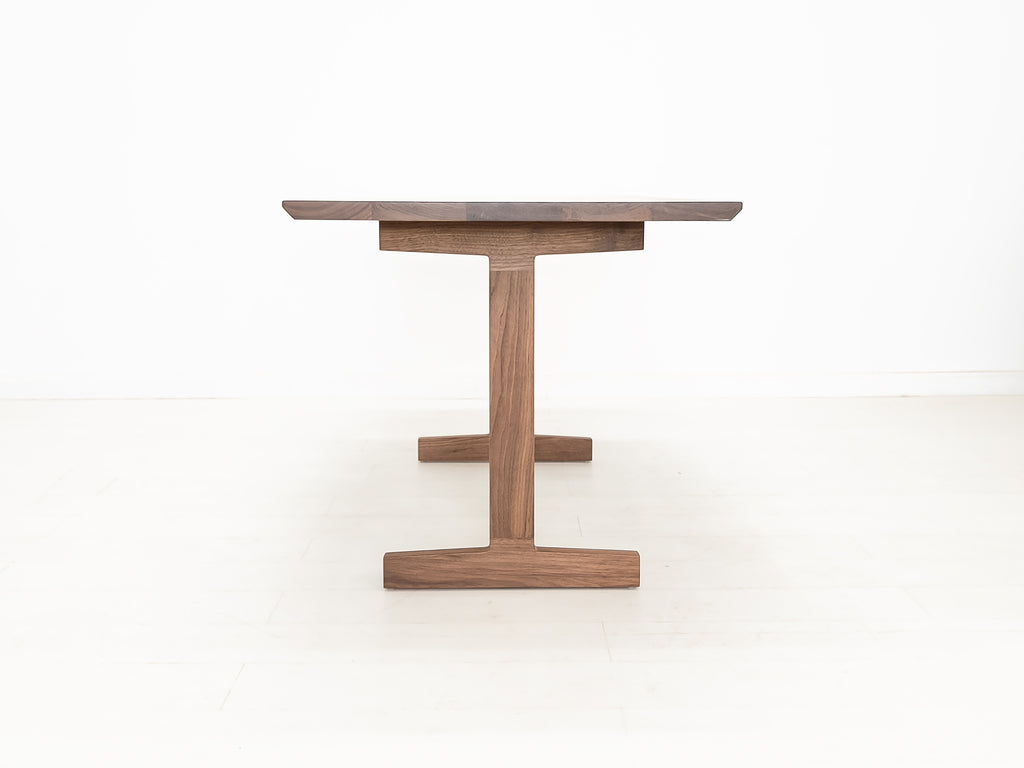 BRIT Dining Table