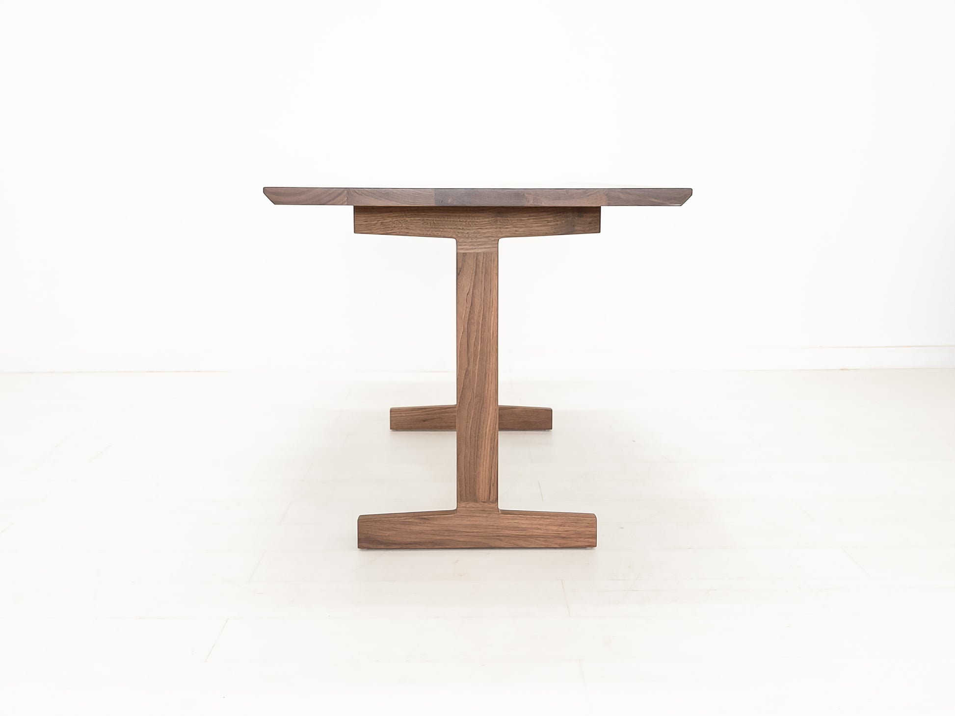 BRIT Dining Table