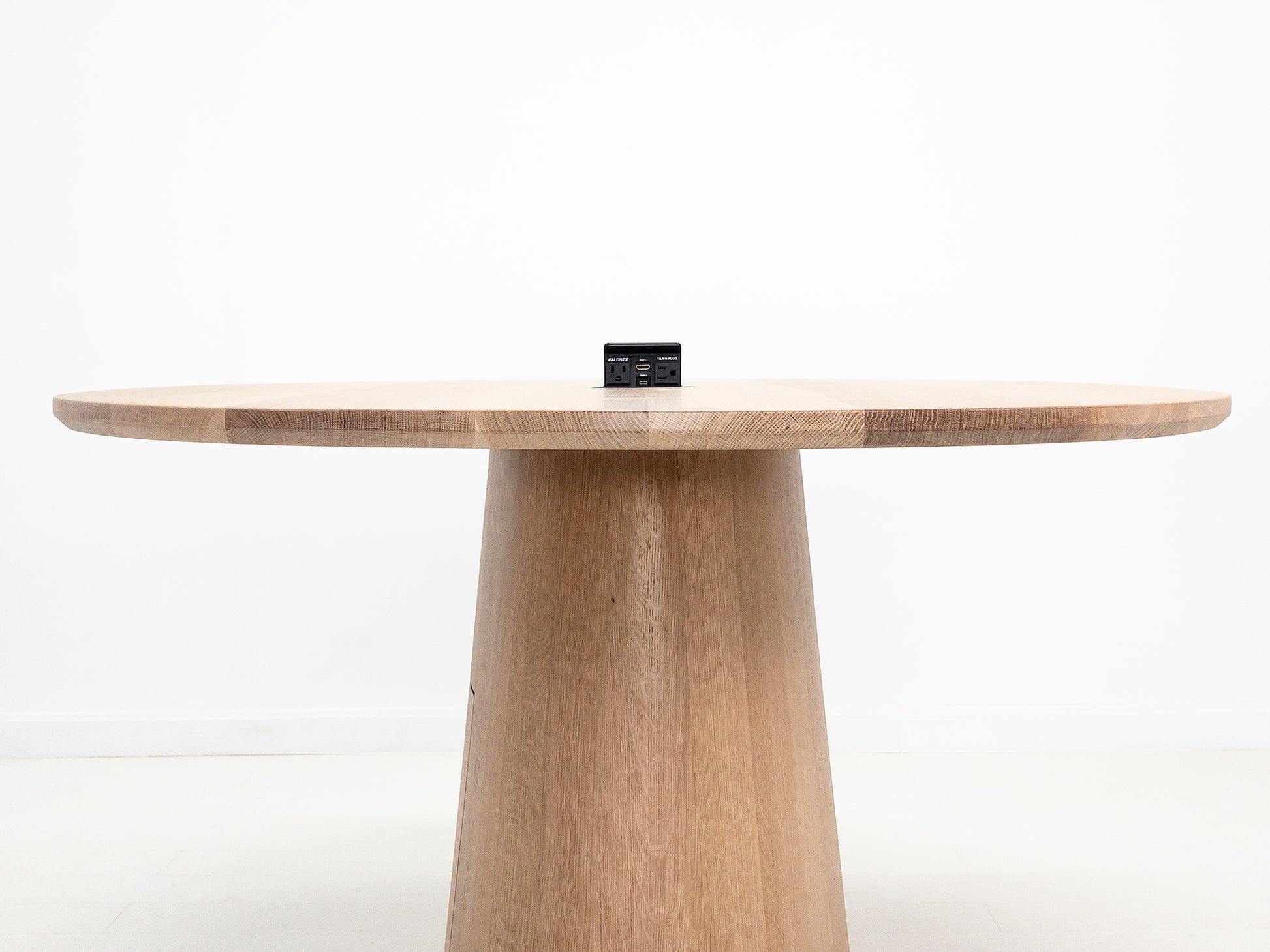 CATE Dining Table