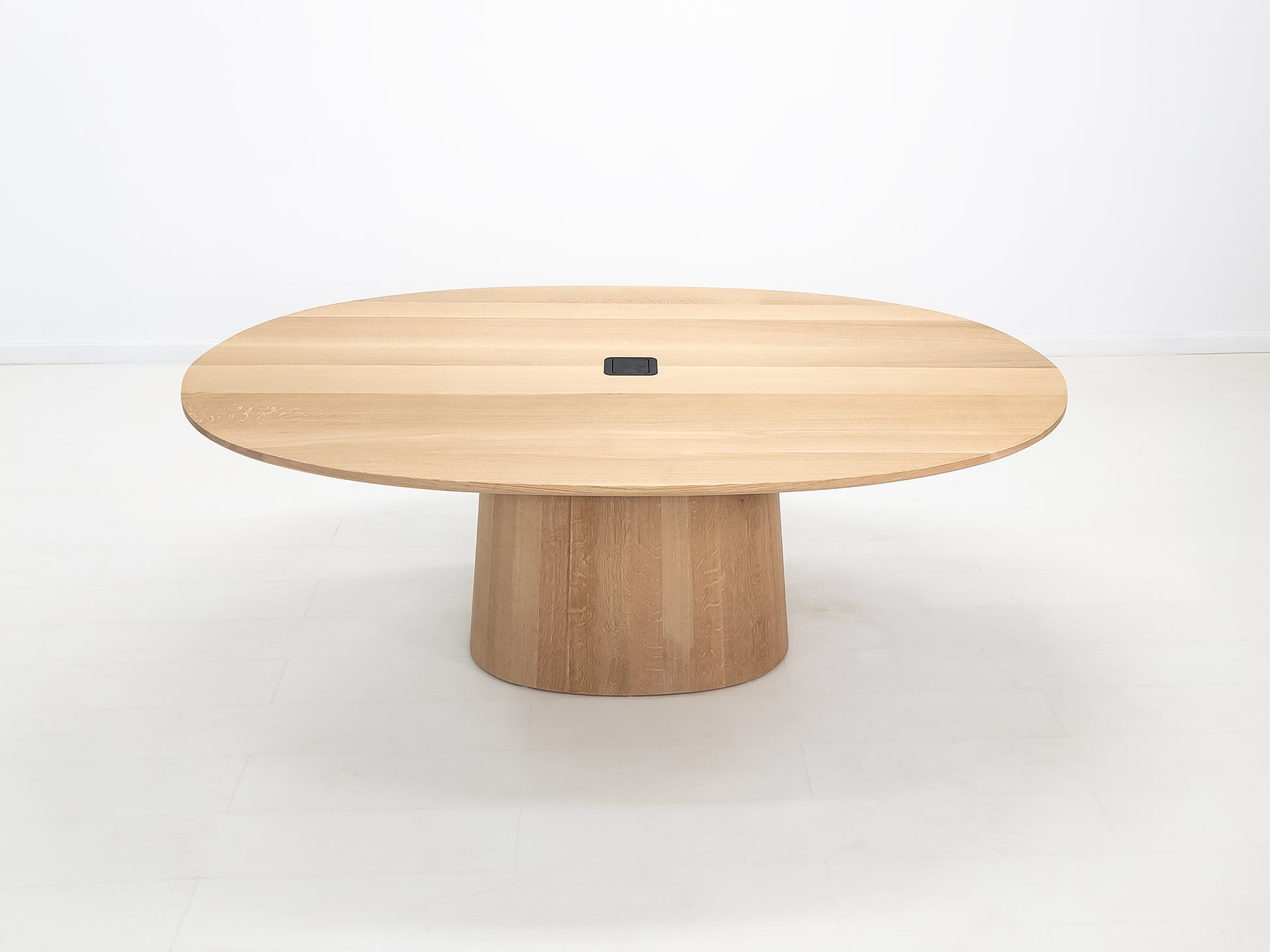 CATE Dining Table
