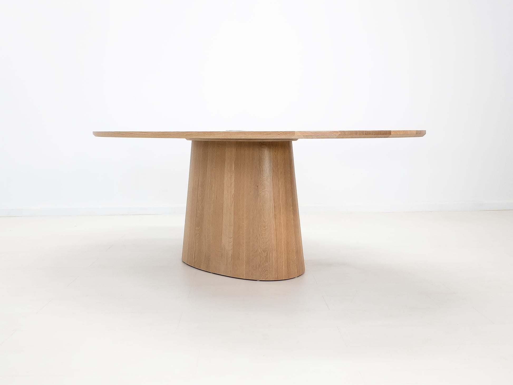 CATE Dining Table
