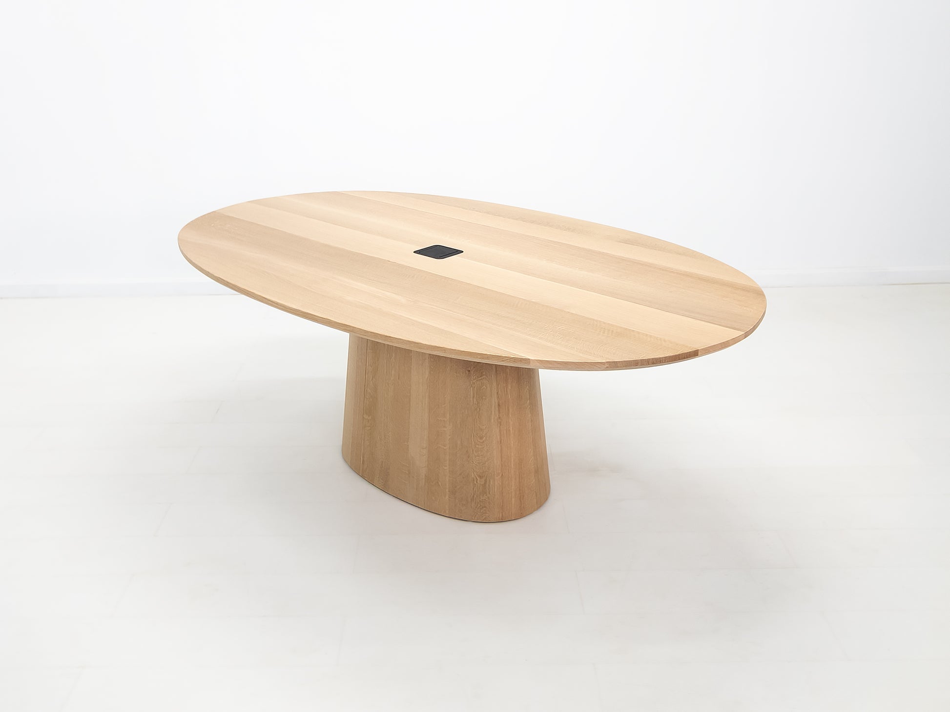 CATE Dining Table