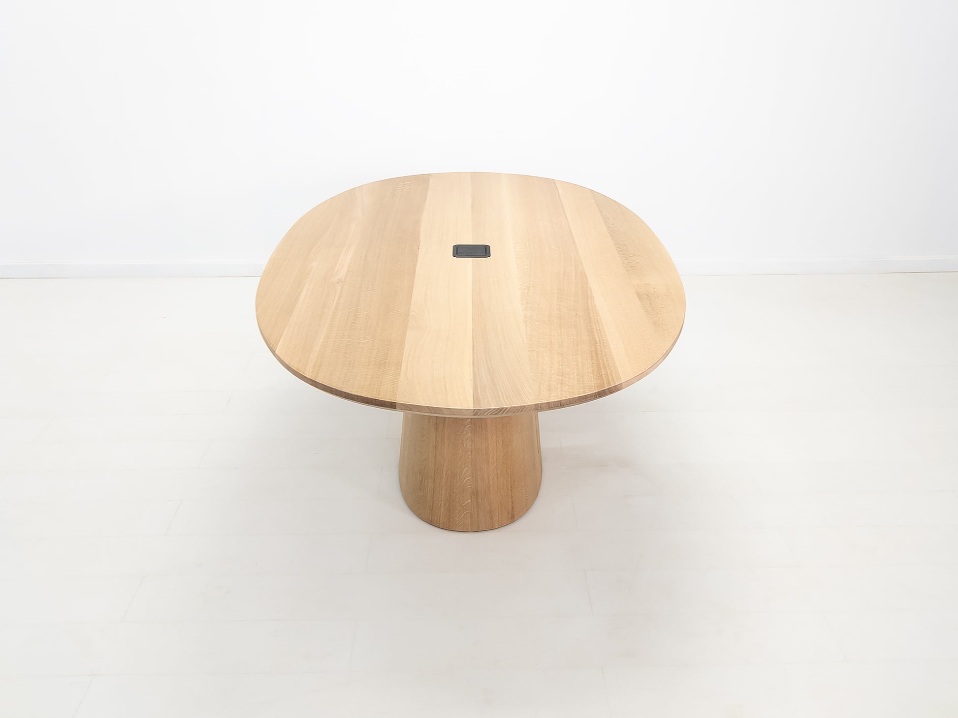 CATE Dining Table