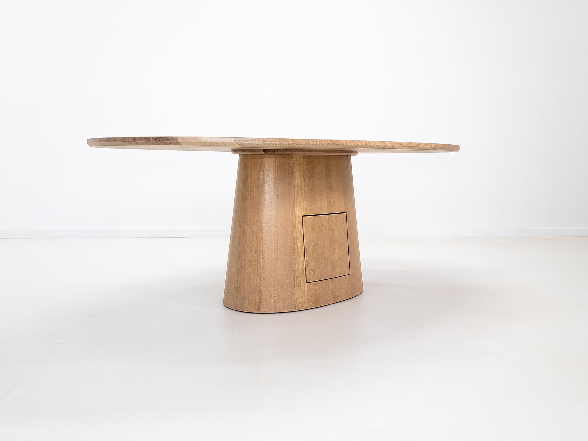 CATE Dining Table