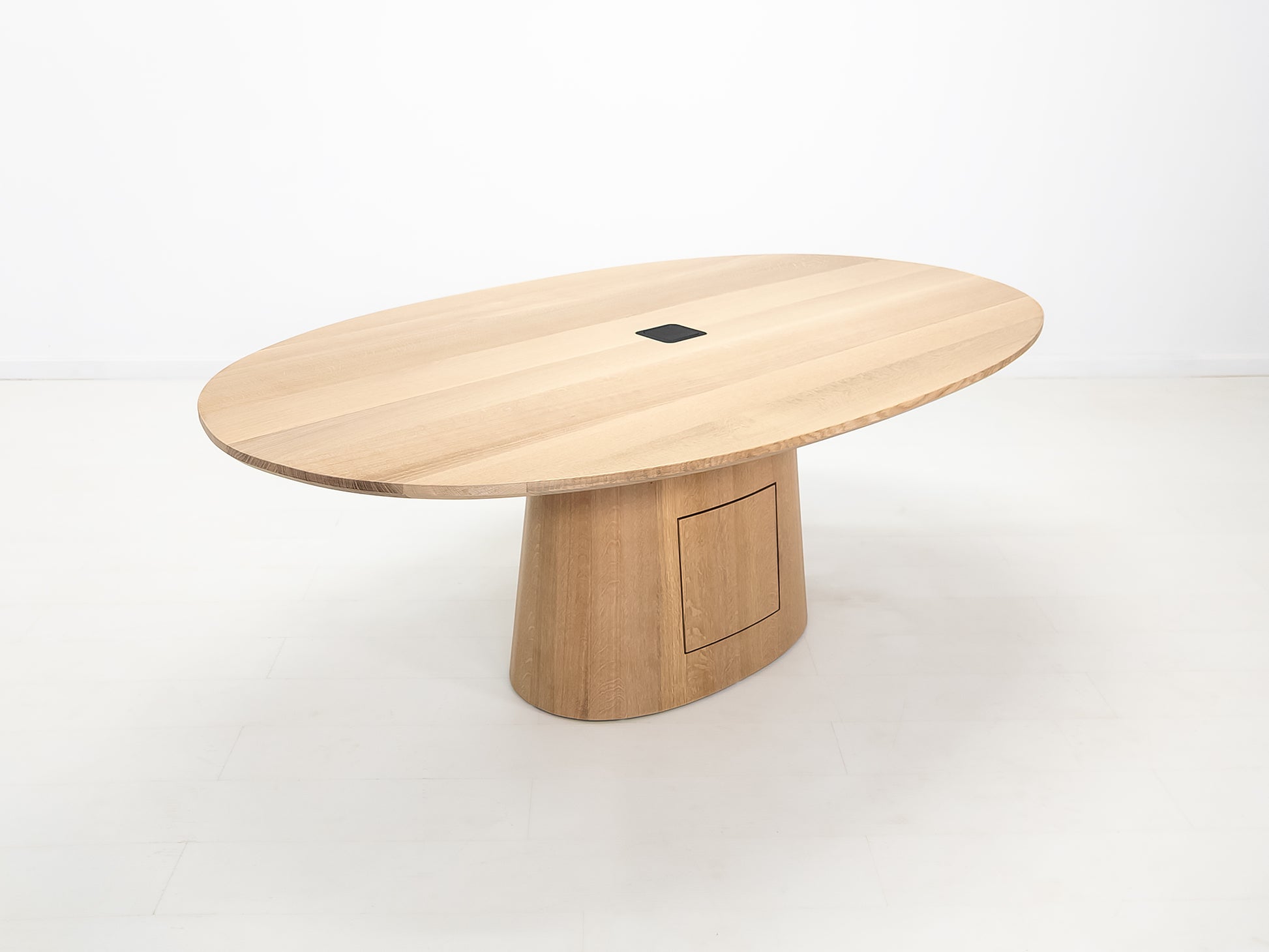 CATE Dining Table