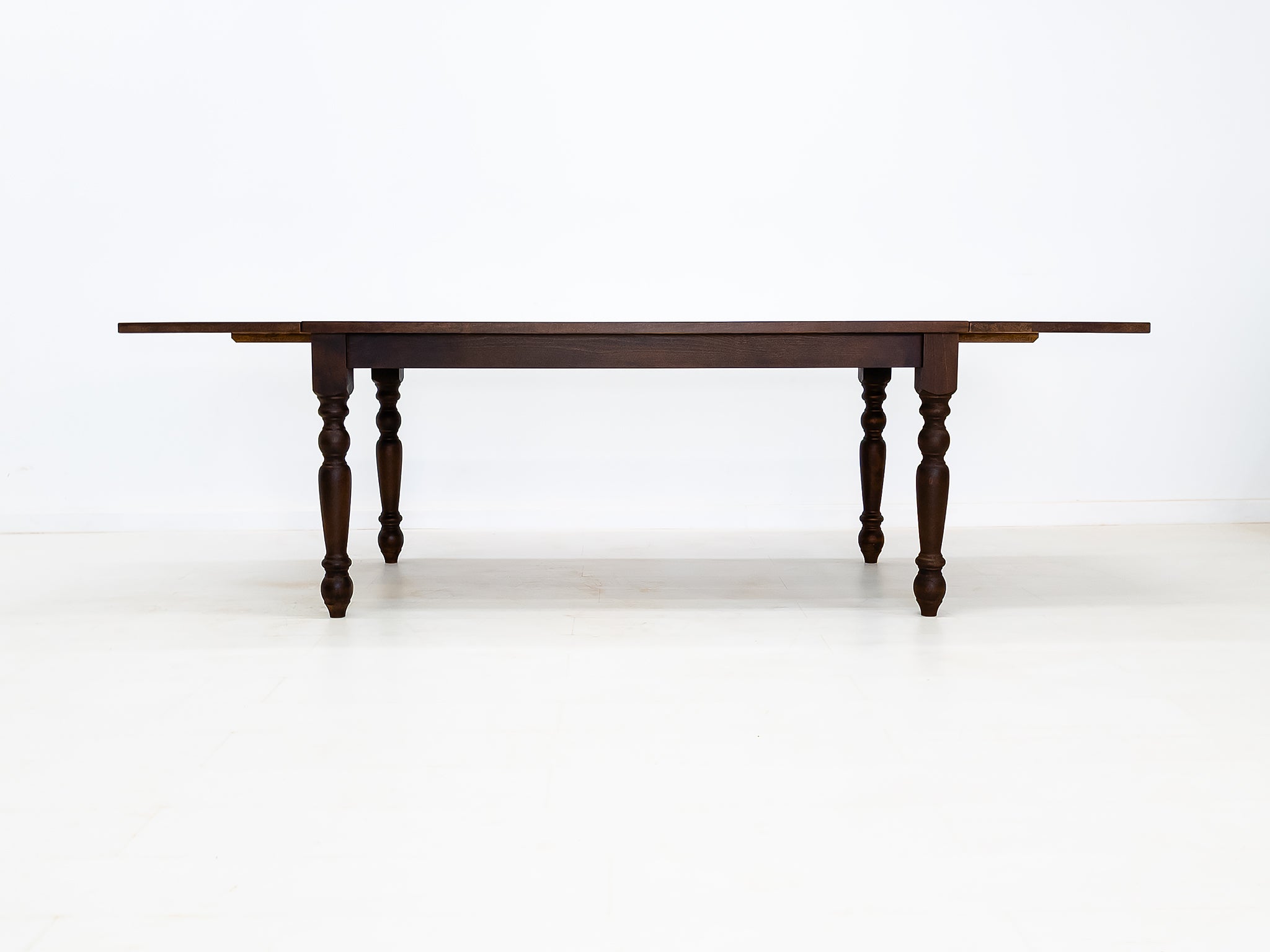 TESS Dining Table
