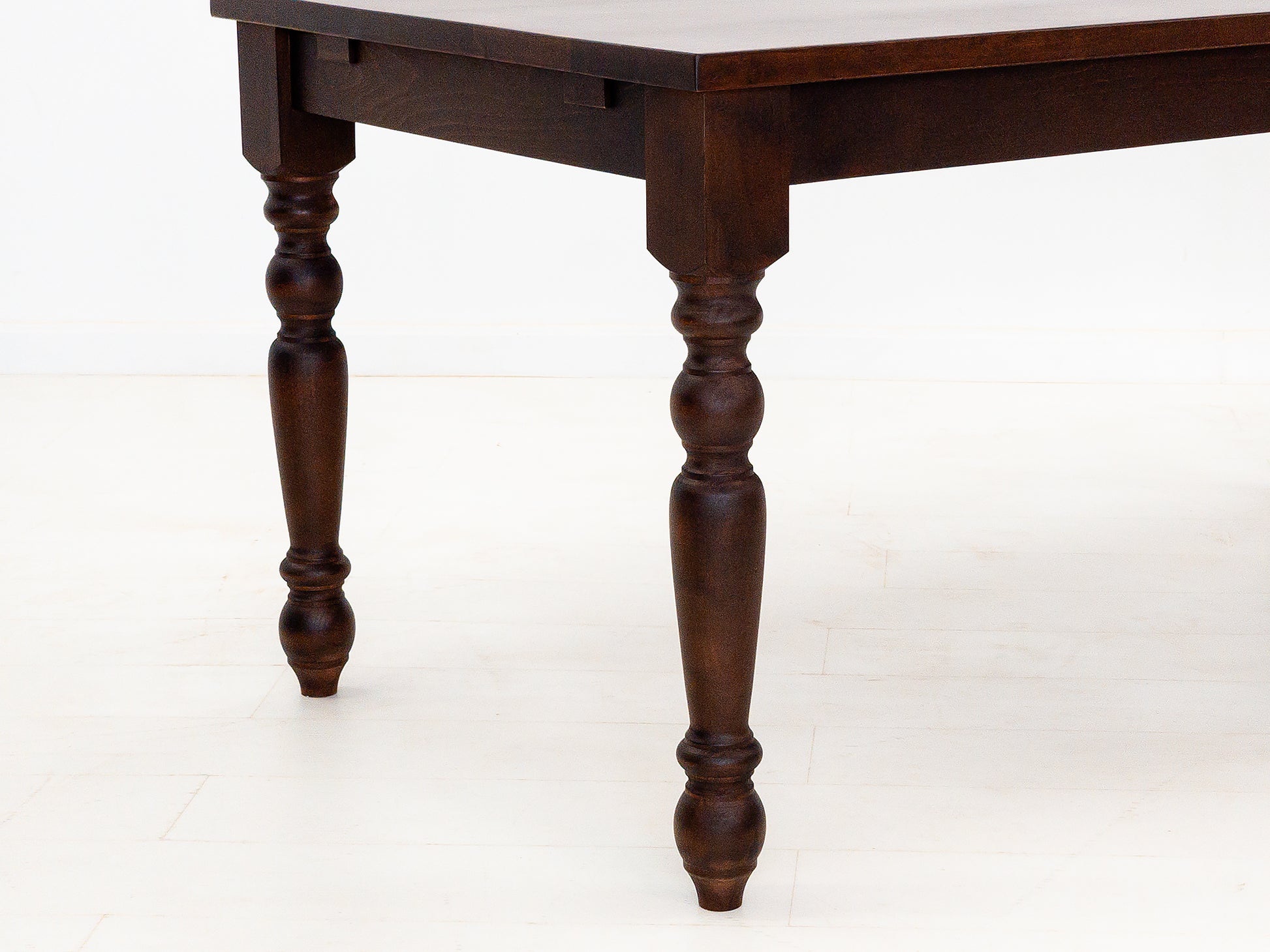 TESS Dining Table