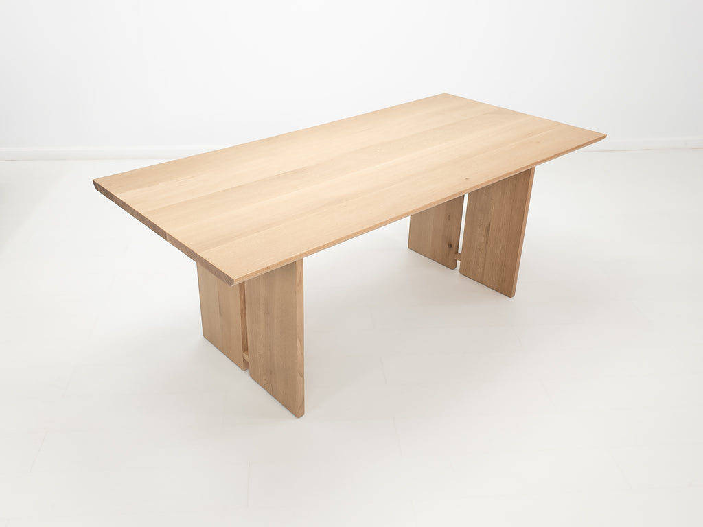 DIVI Dining Table