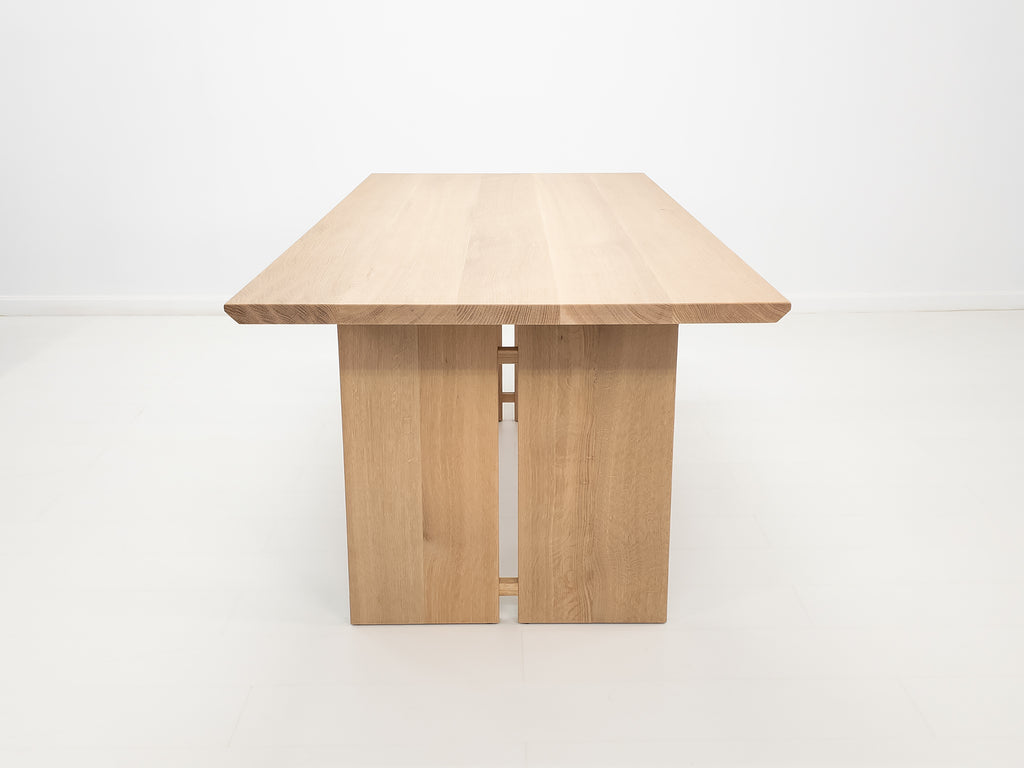 DIVI Dining Table