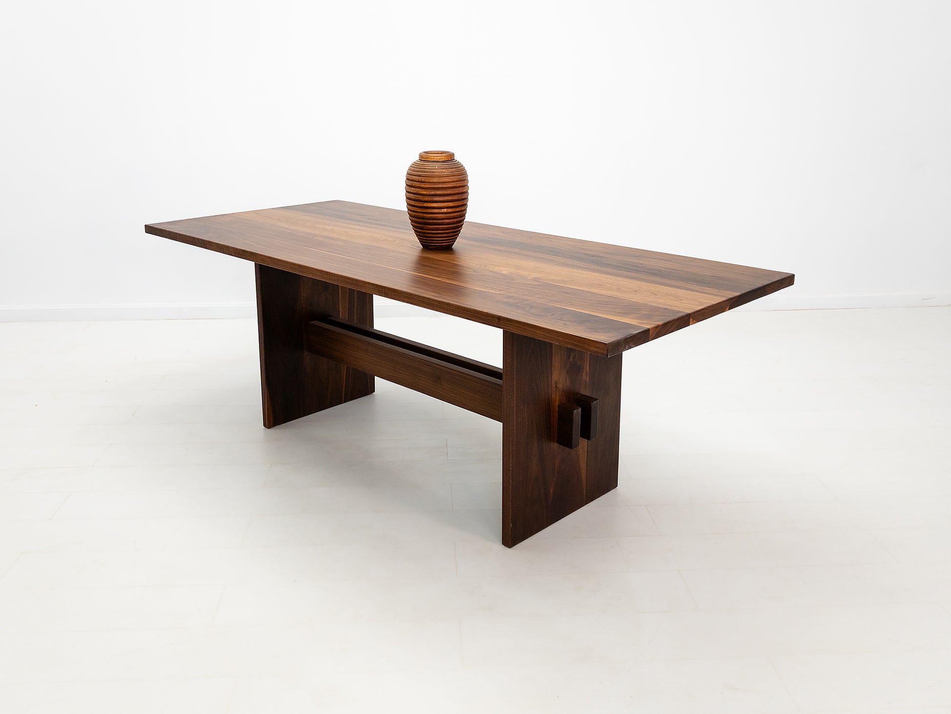 DUKE Dining Table