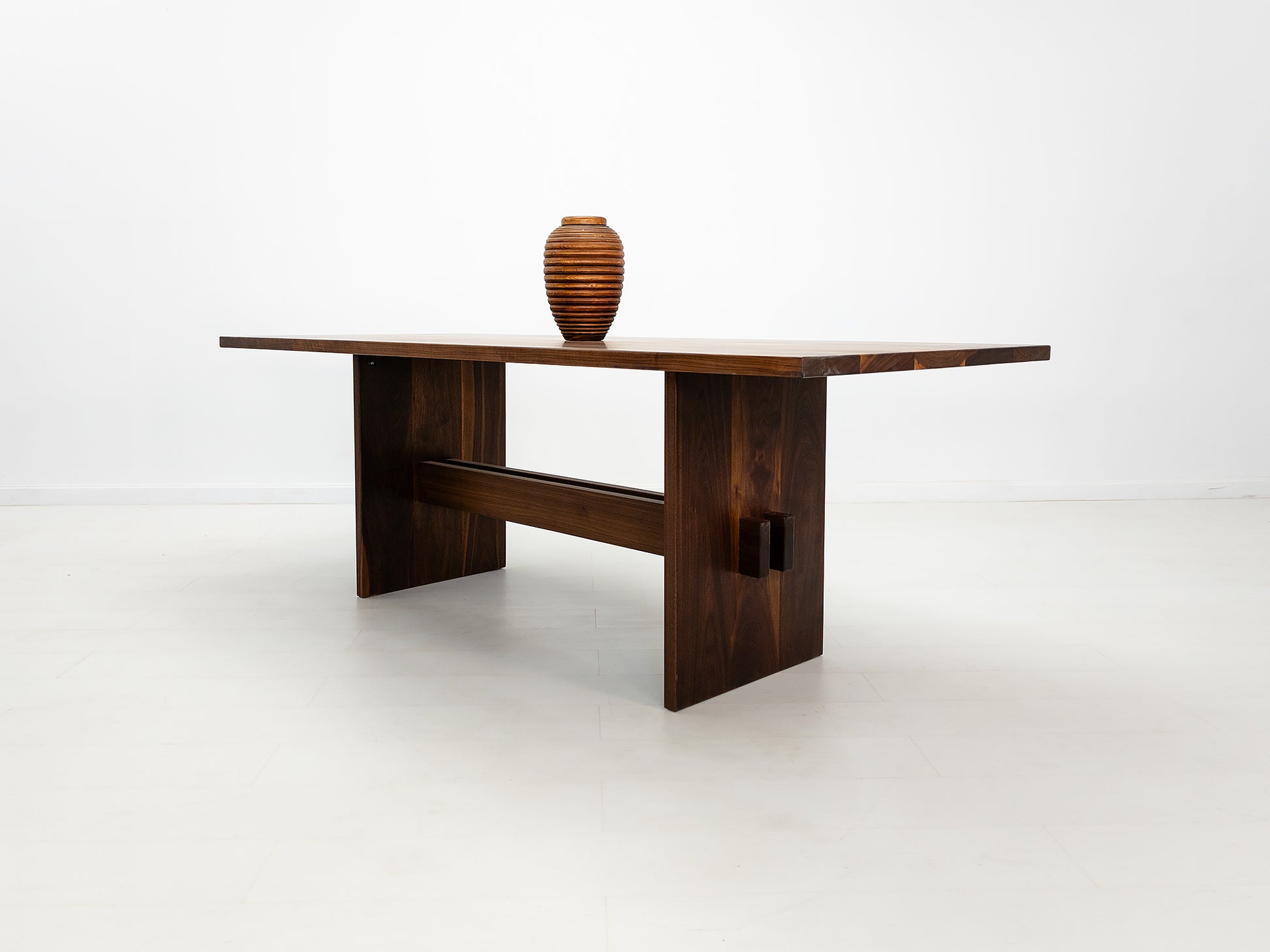 DUKE Dining Table