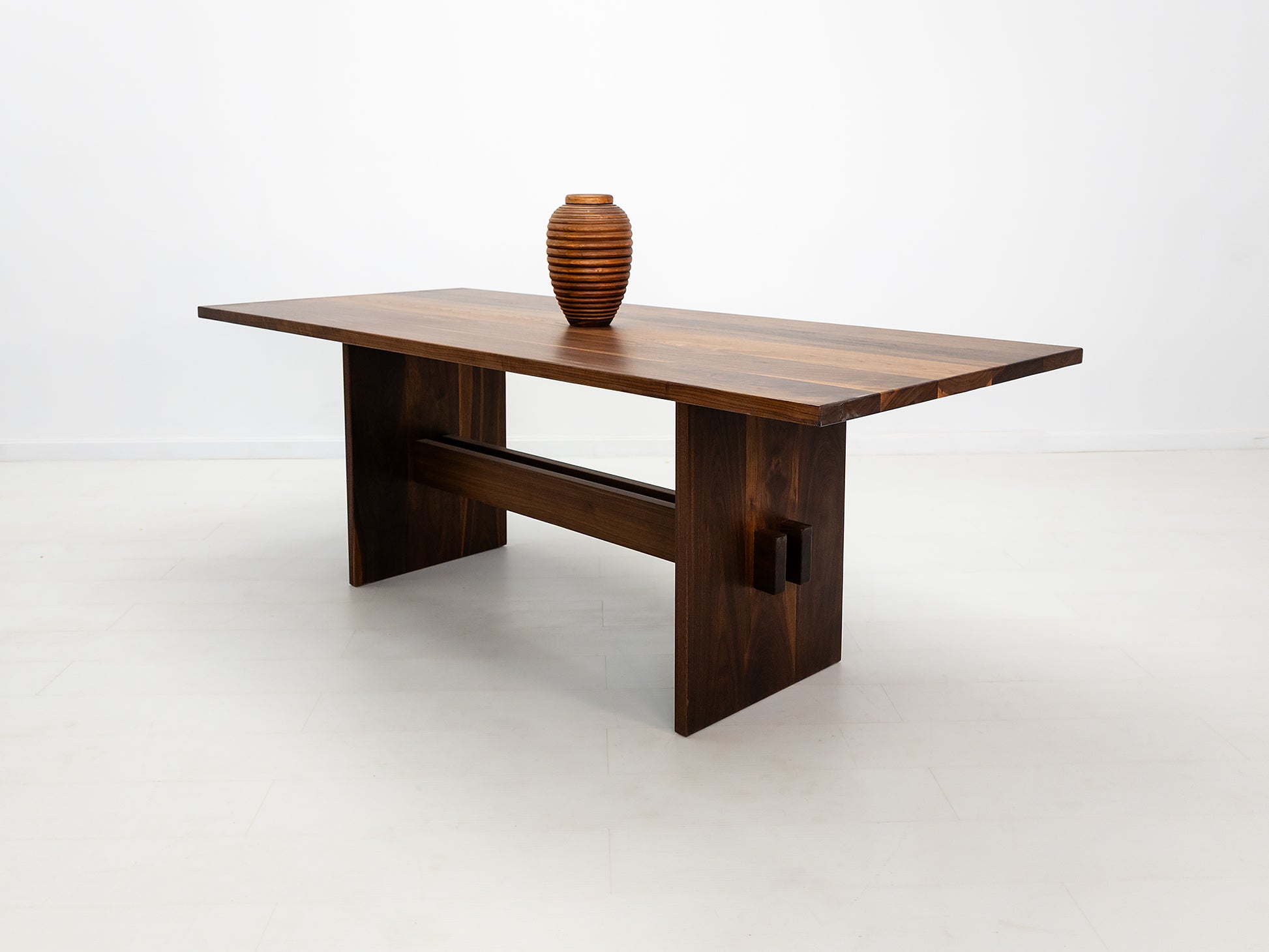 DUKE Dining Table