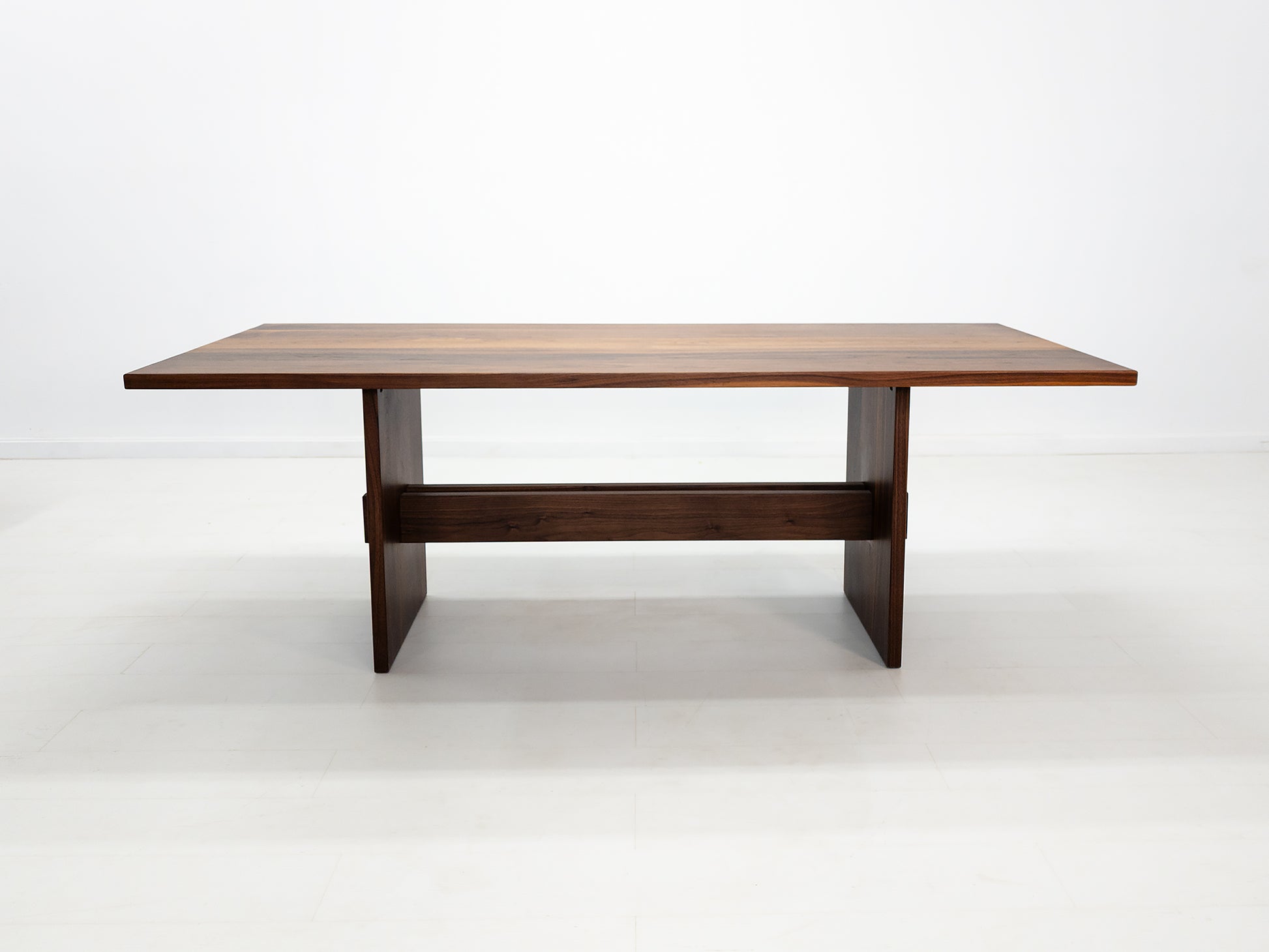 DUKE Dining Table