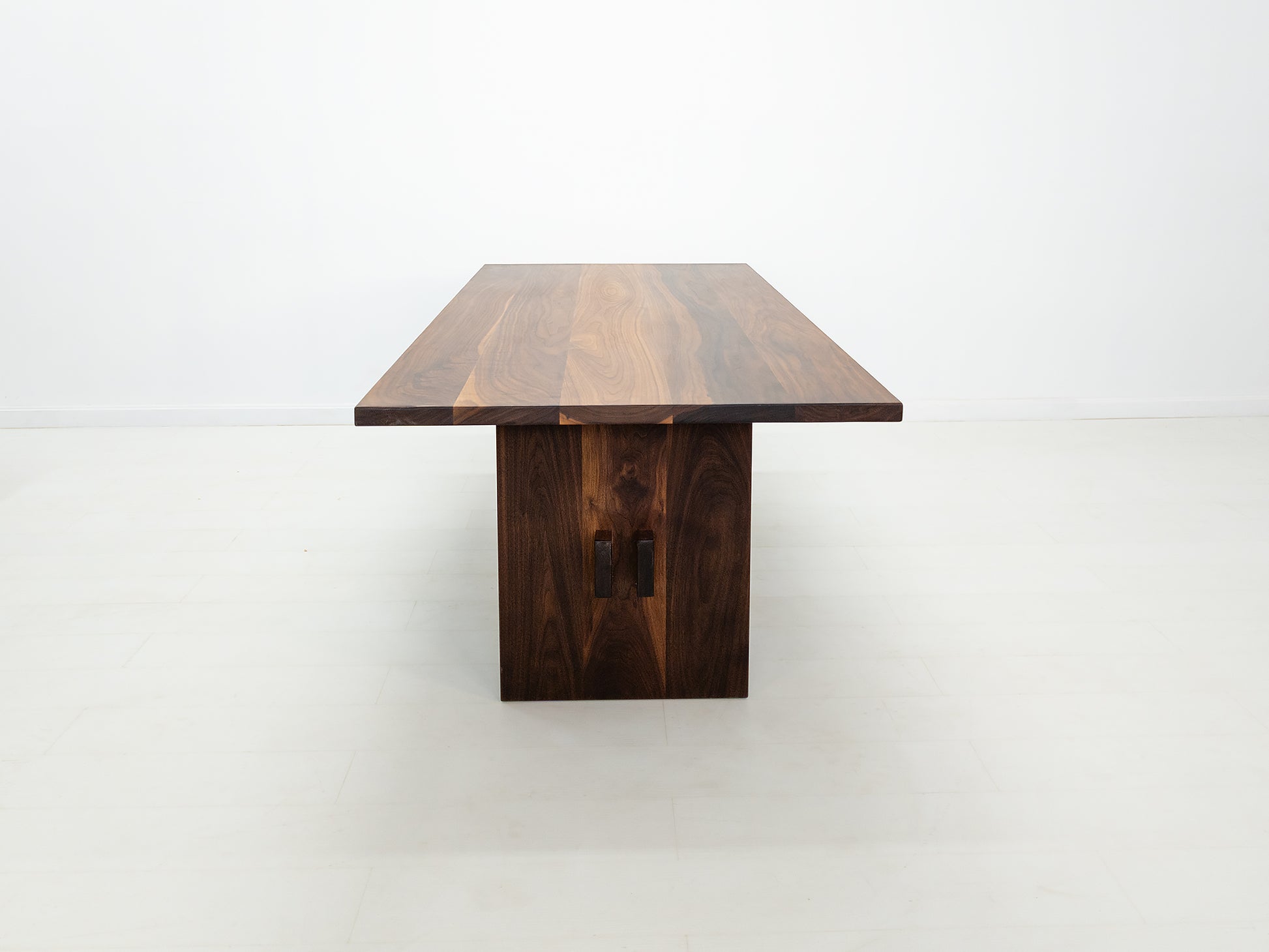 DUKE Dining Table