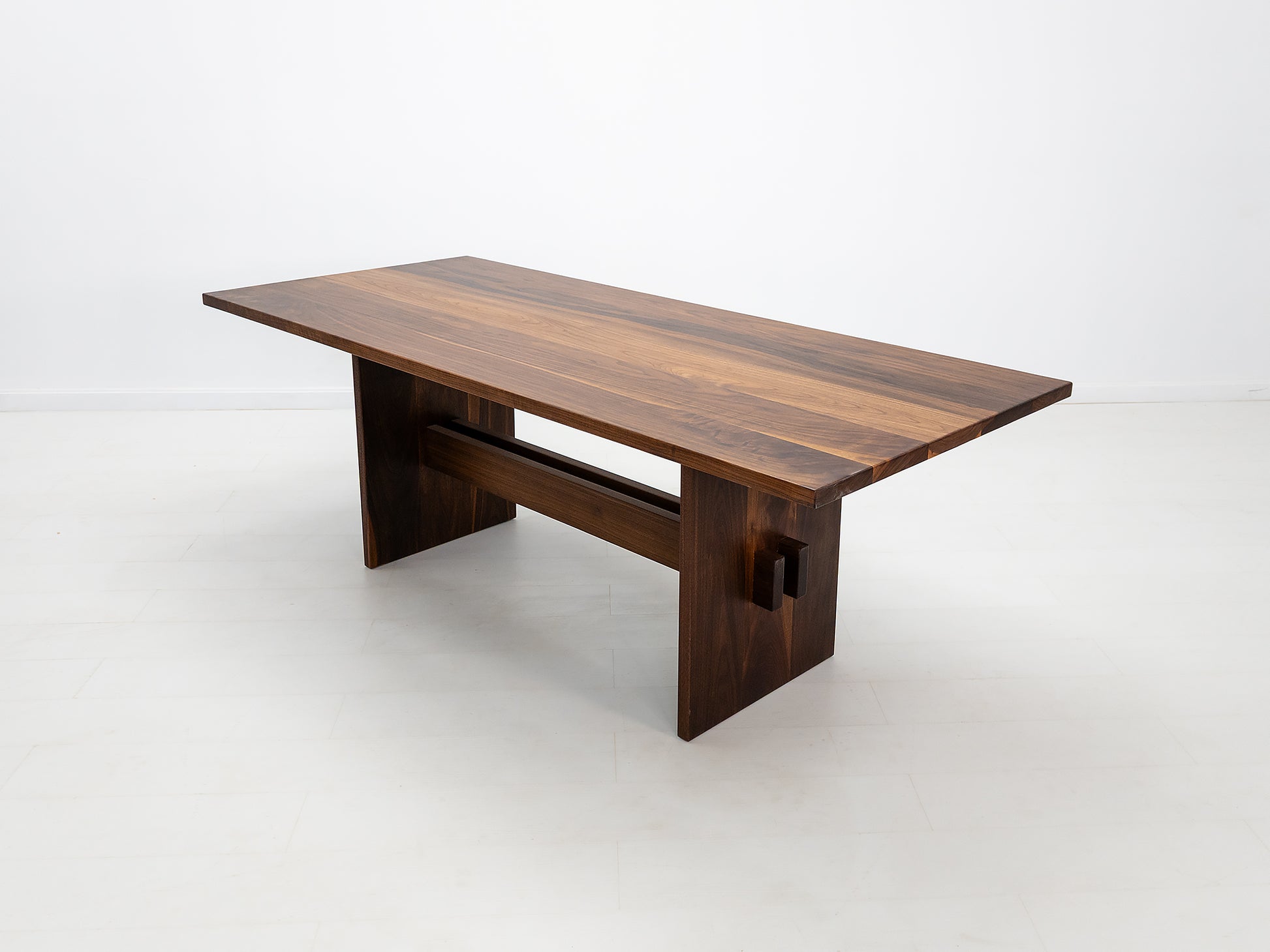 DUKE Dining Table