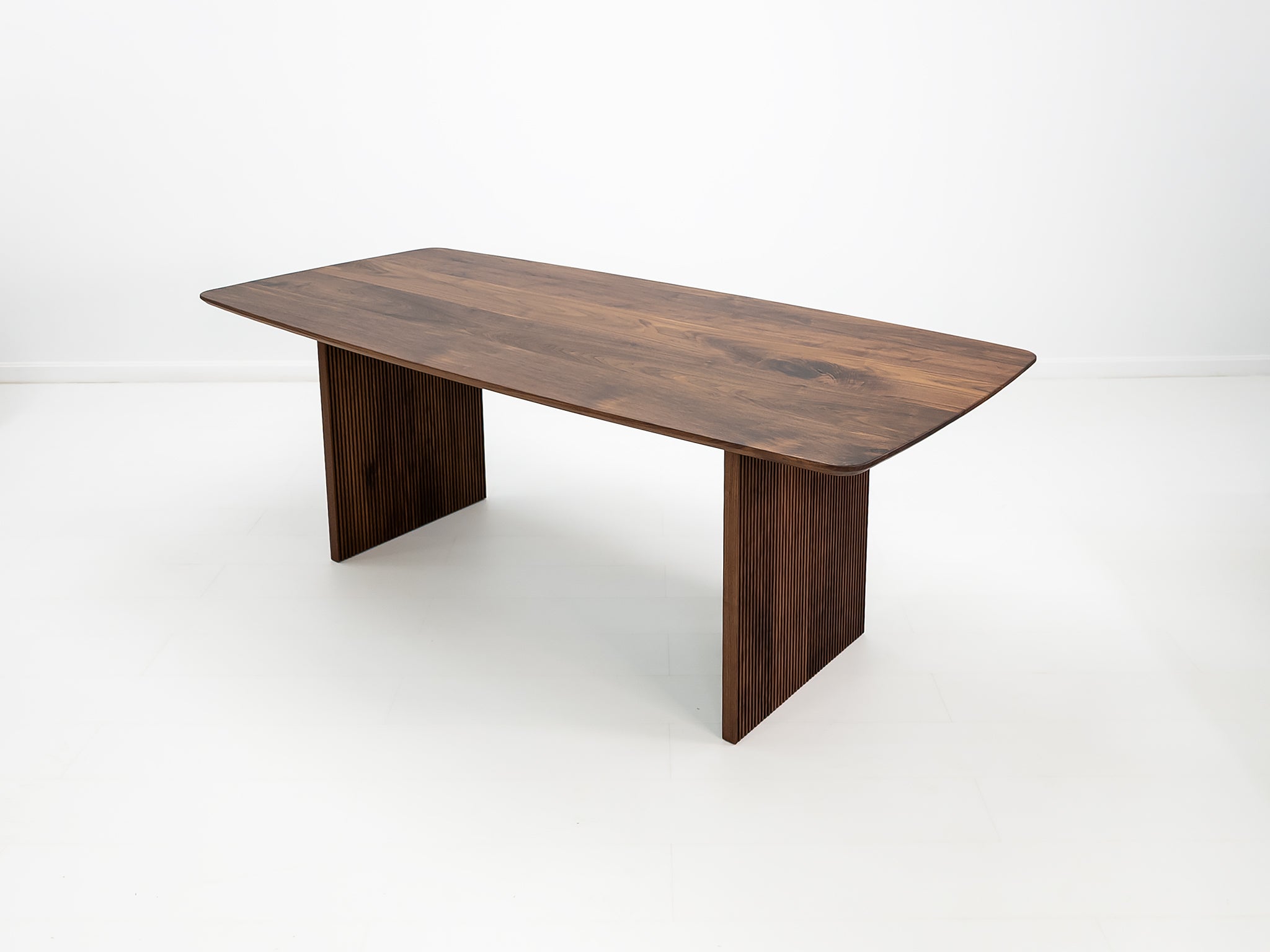 GLEE Dining Table