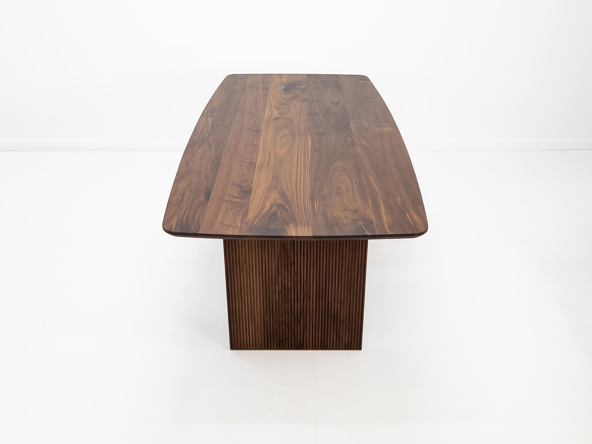 GLEE Dining Table