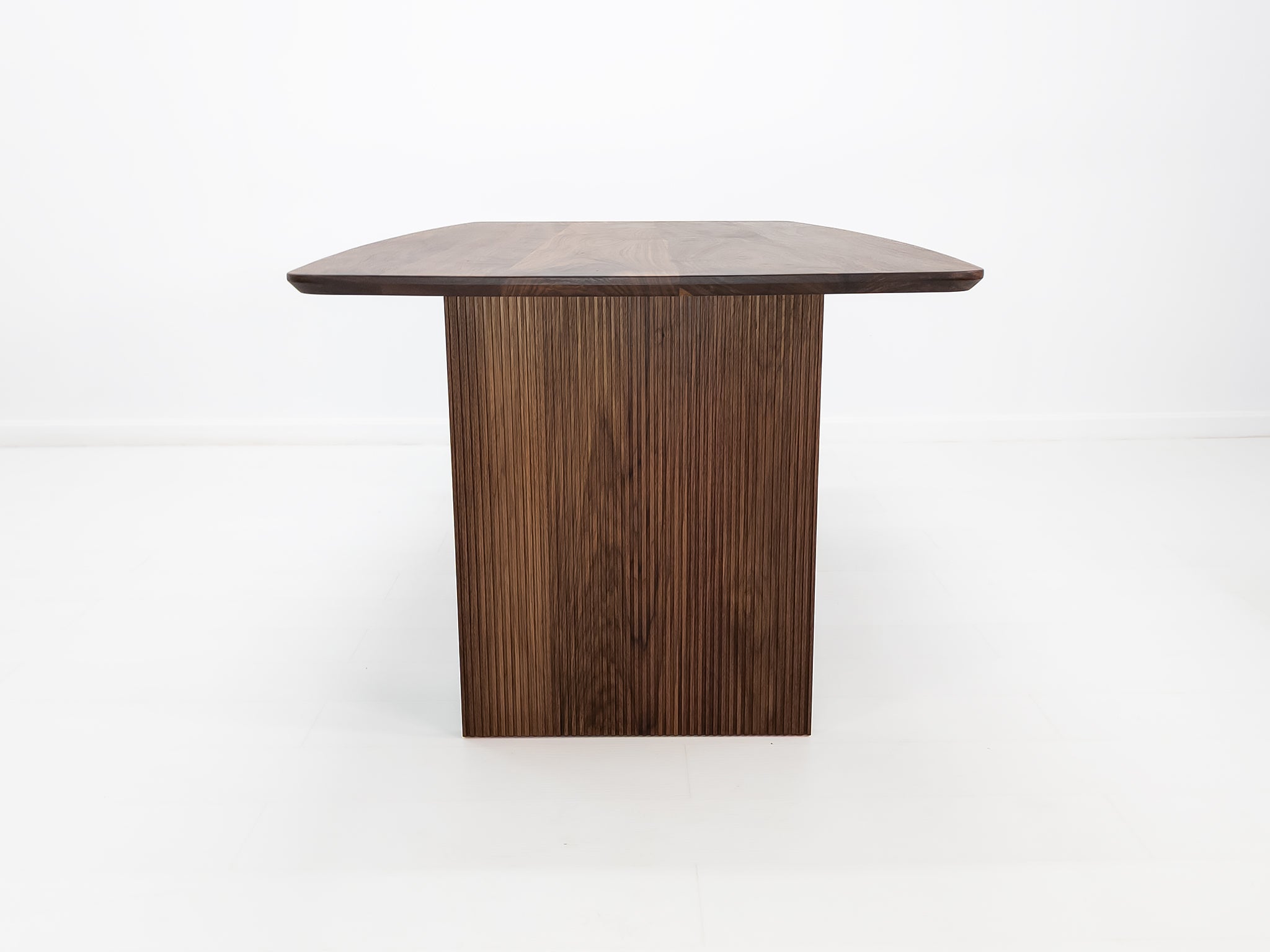 GLEE Dining Table