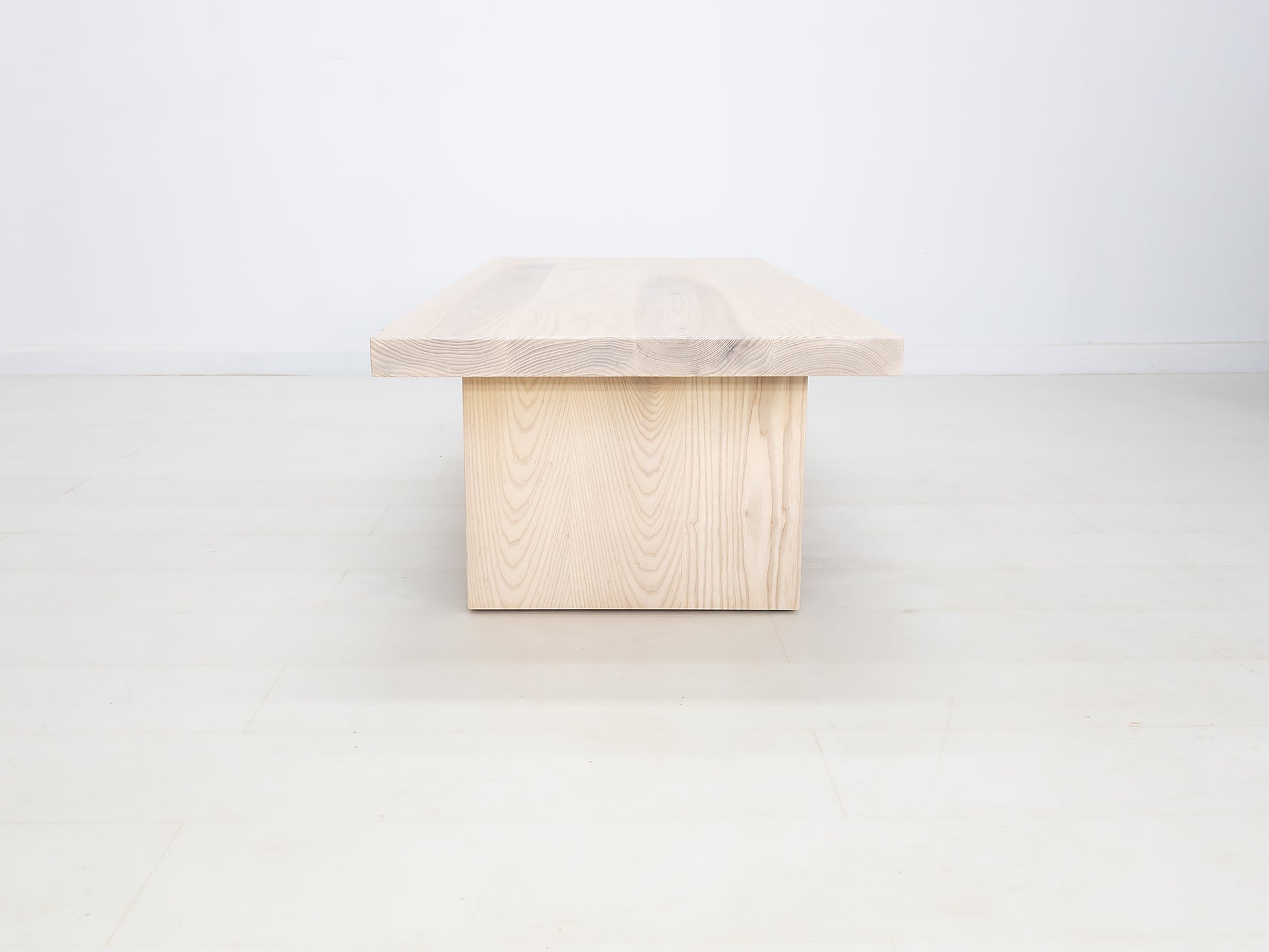 LILY Deluxe Coffee Table