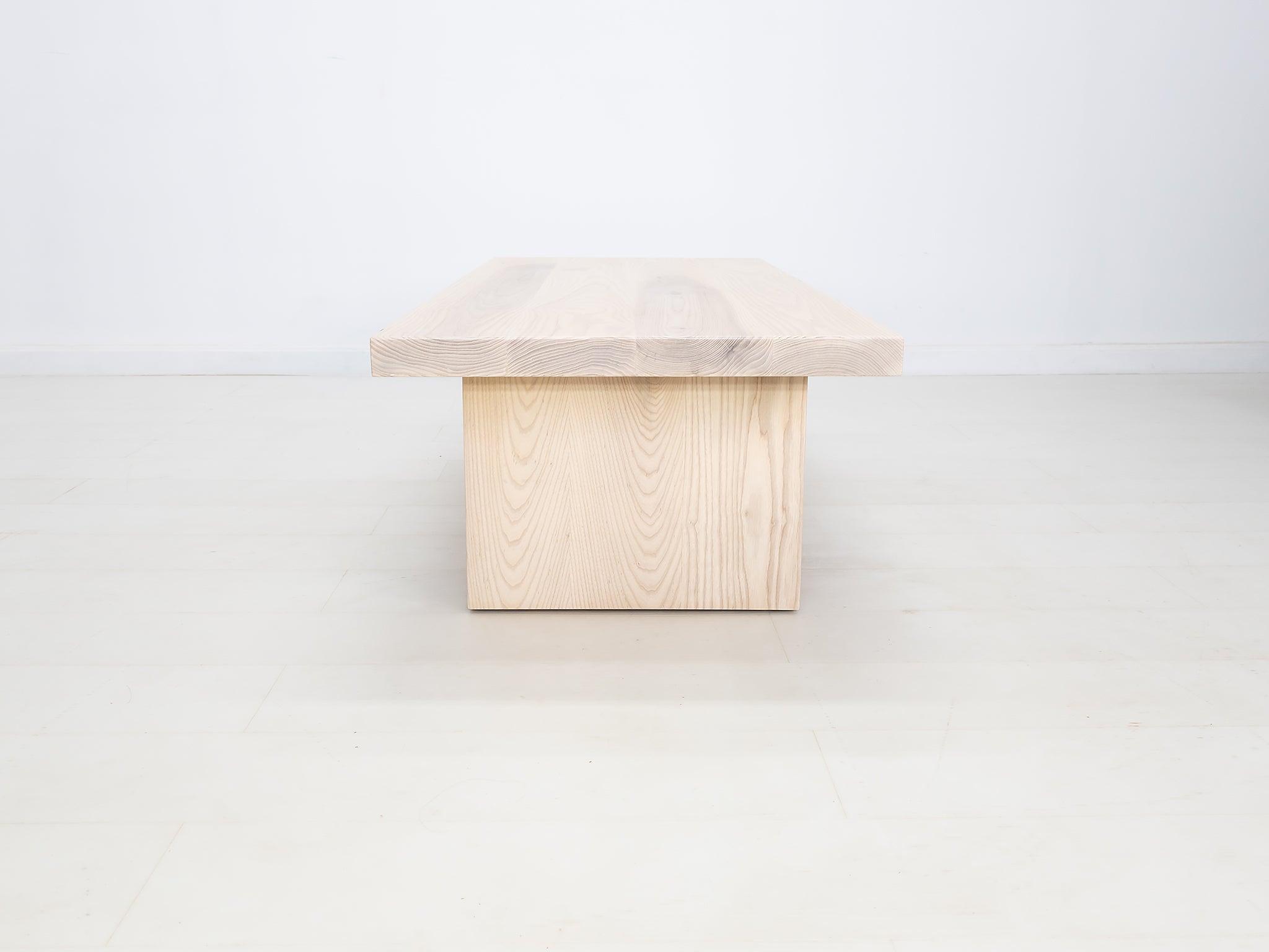 LILY Deluxe Coffee Table