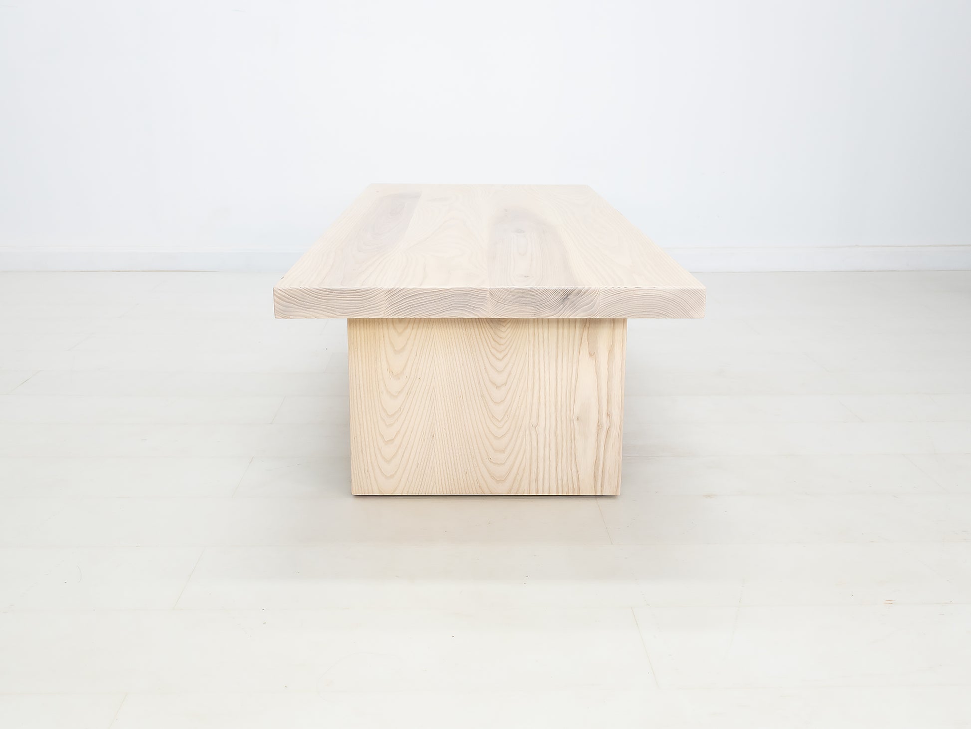 LILY Deluxe Coffee Table