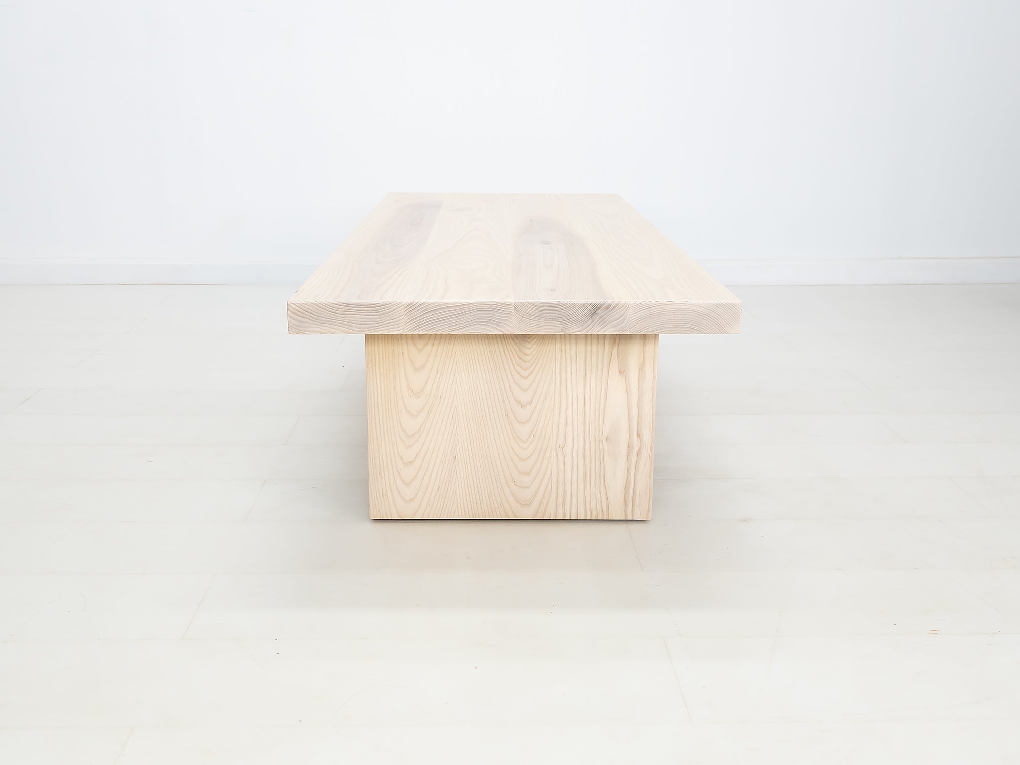 LILY Deluxe Coffee Table