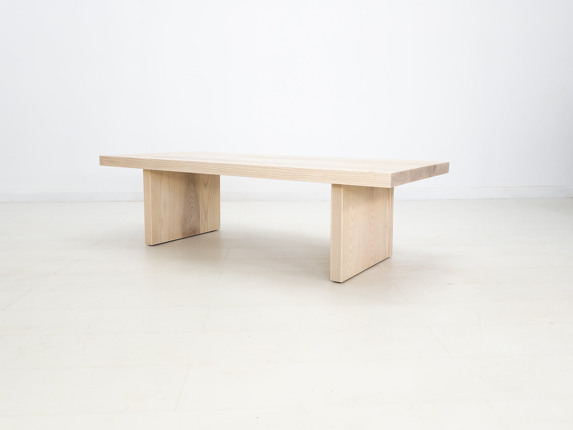 LILY Deluxe Coffee Table