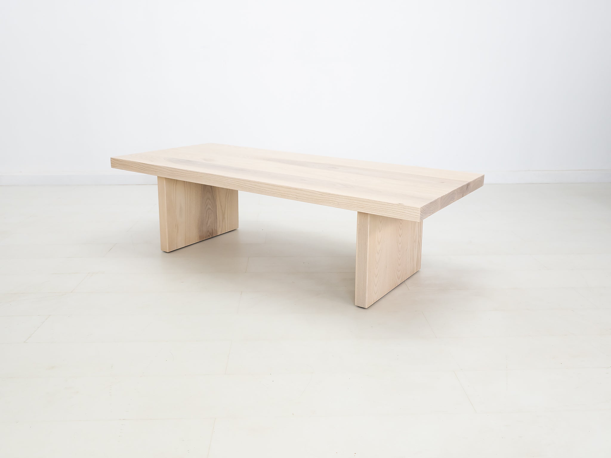 LILY Deluxe Coffee Table