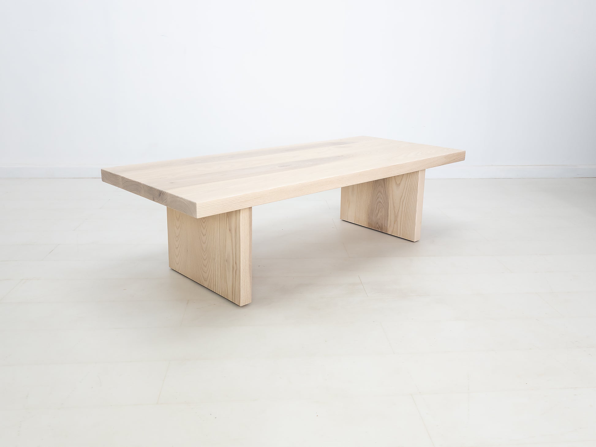 LILY Deluxe Coffee Table