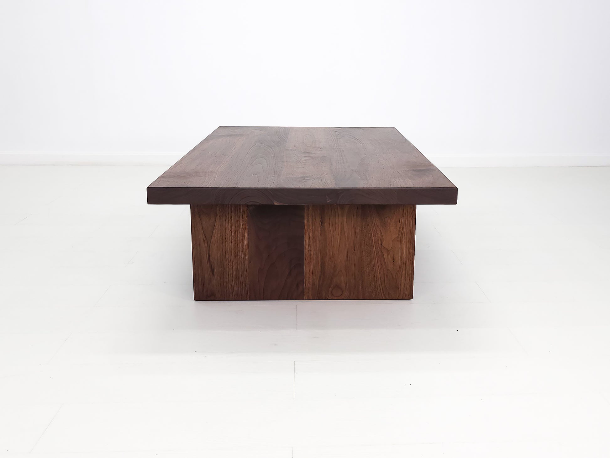 LILY Deluxe Coffee Table