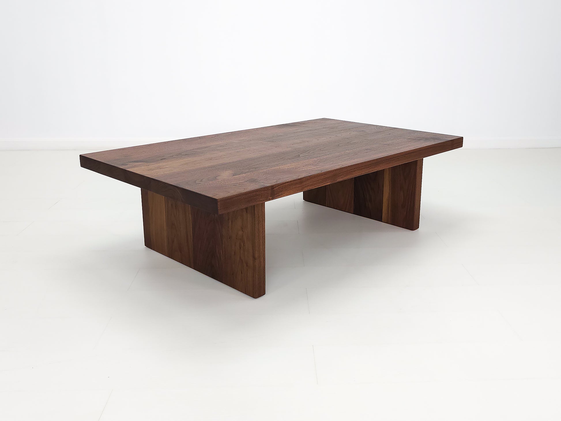 LILY Deluxe Coffee Table
