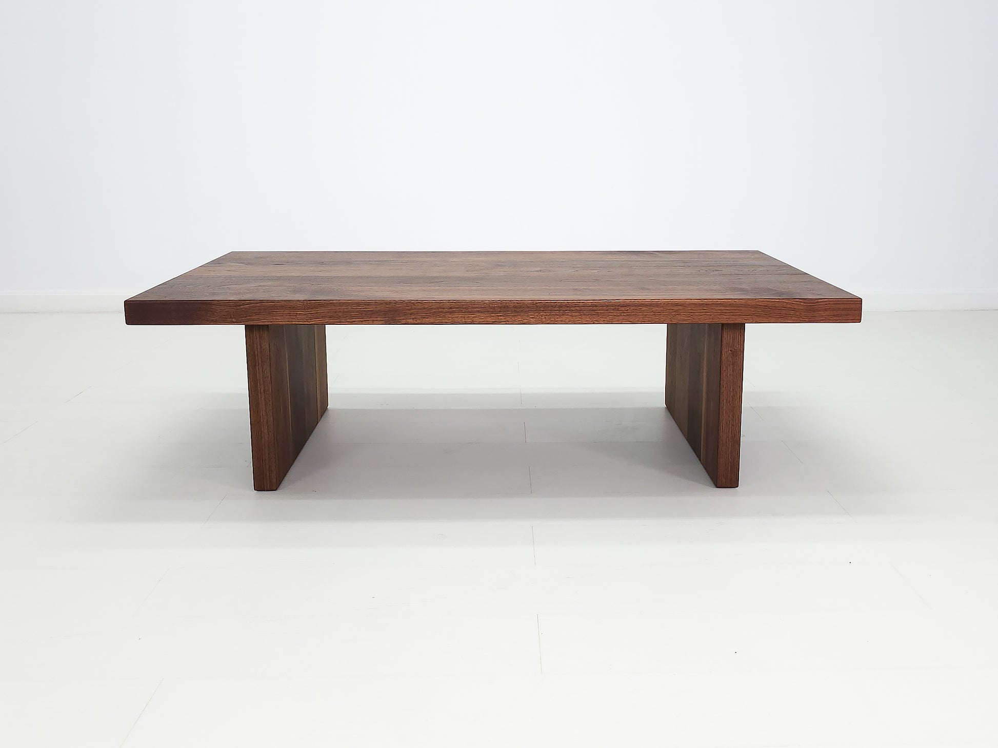 LILY Deluxe Coffee Table