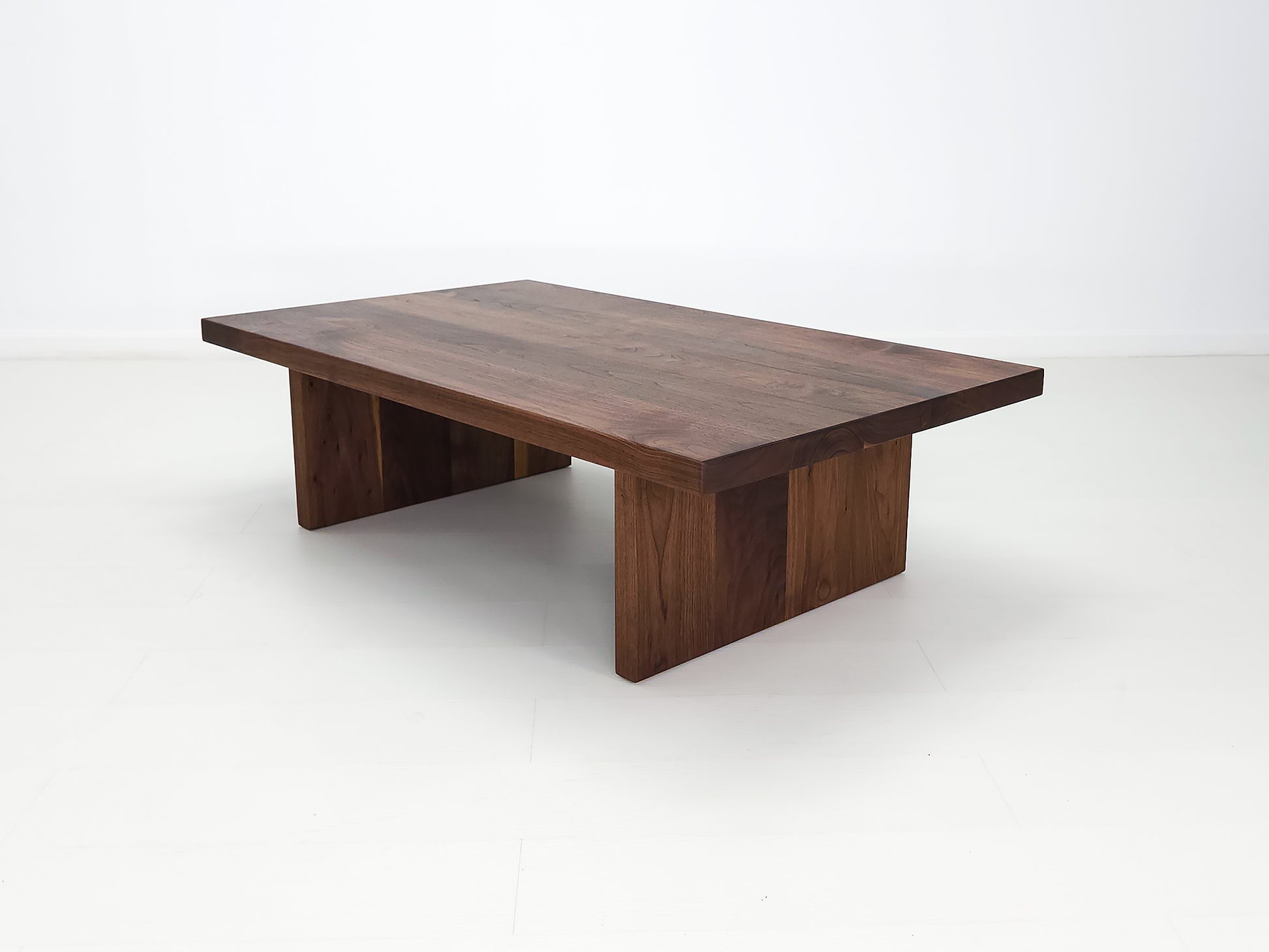 LILY Deluxe Coffee Table