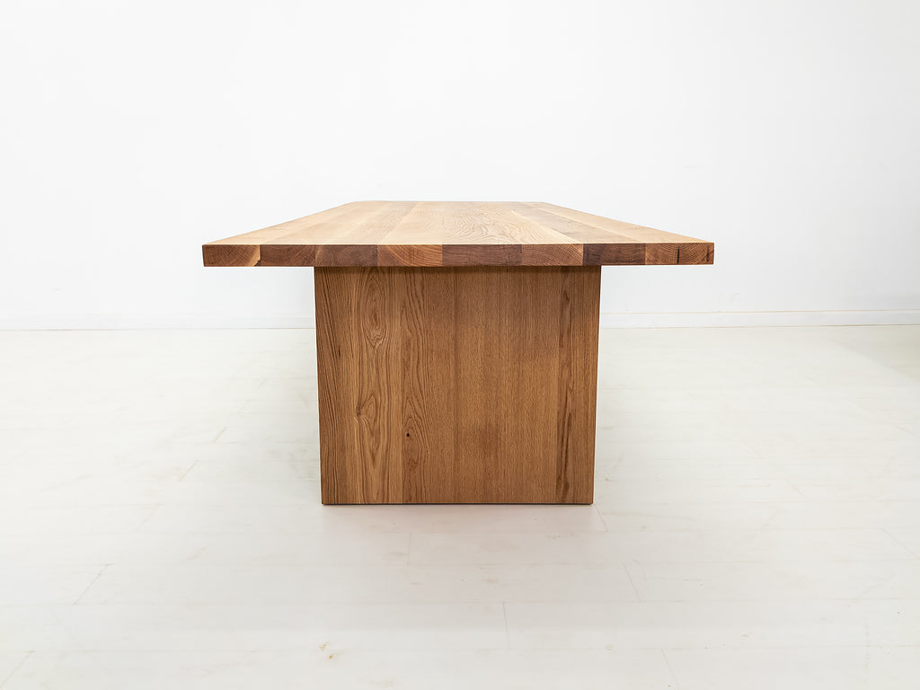 LILY Deluxe Dining Table