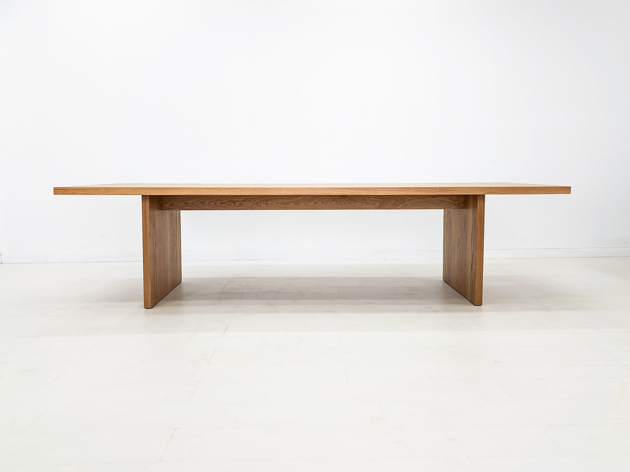 LILY Deluxe Dining Table