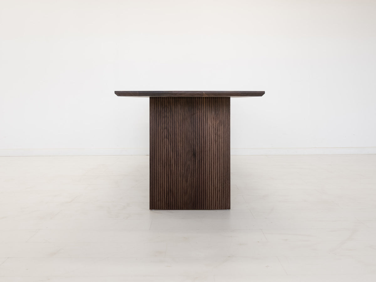 GLEE Dining Table