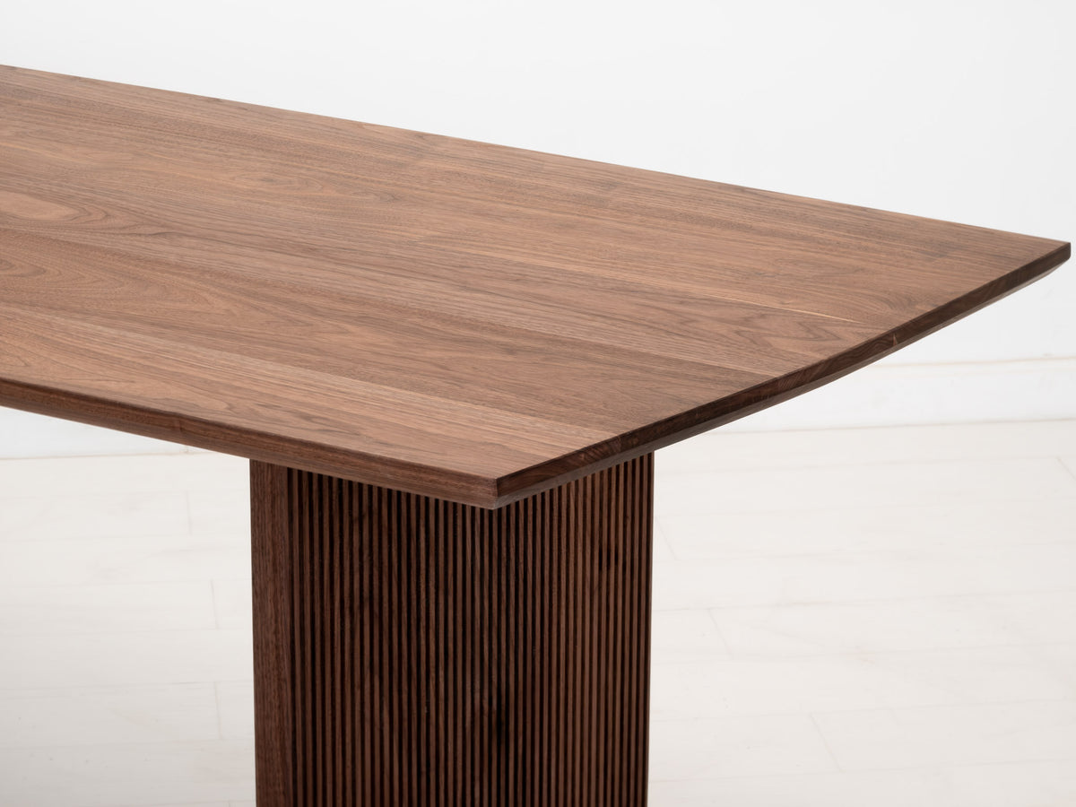GLEE Dining Table