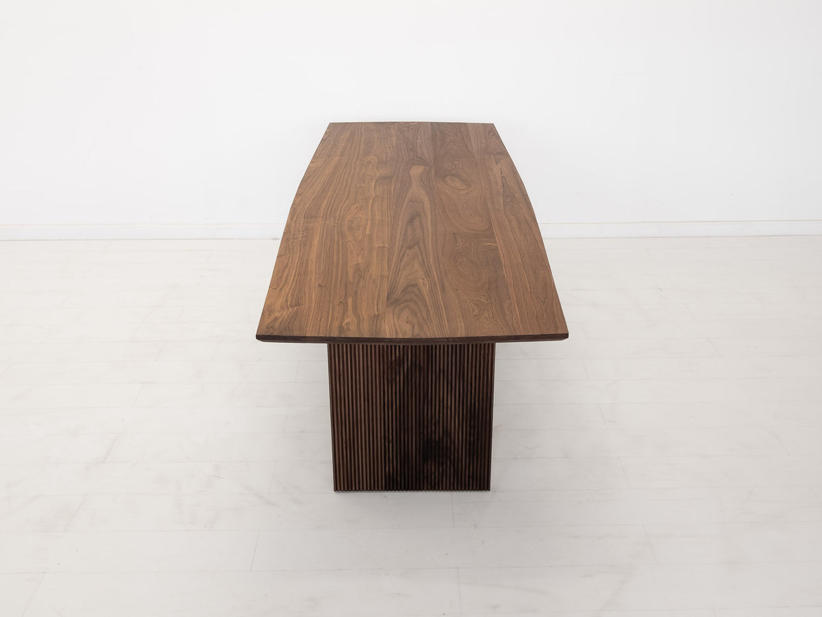 GLEE Dining Table