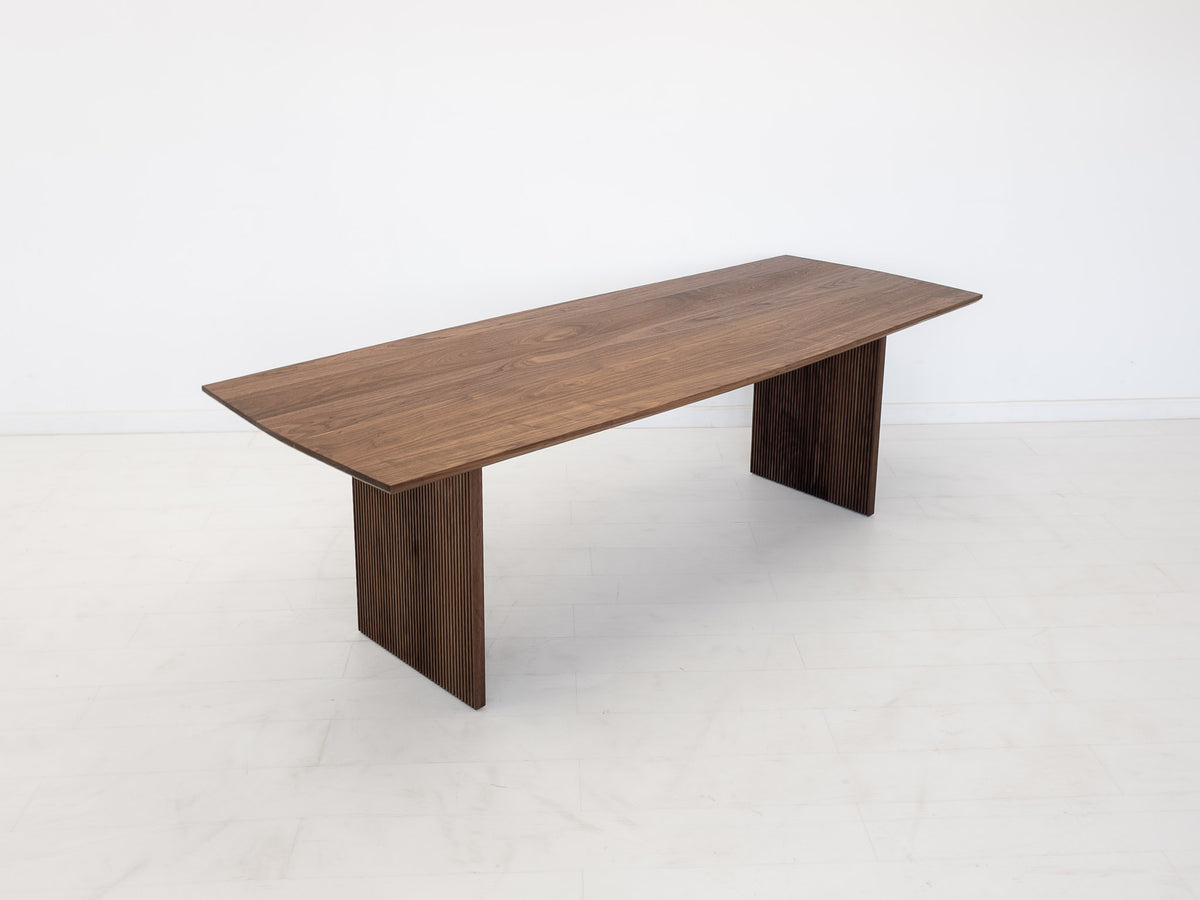 GLEE Dining Table