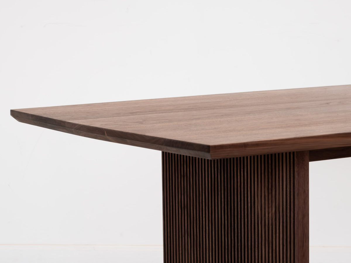 GLEE Dining Table