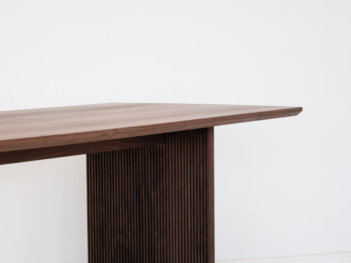 GLEE Dining Table