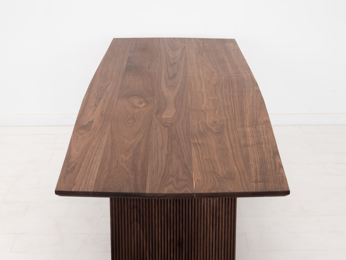 GLEE Dining Table