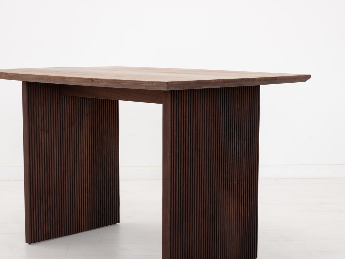 GLEE Dining Table