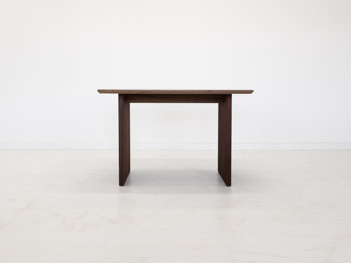 GLEE Dining Table